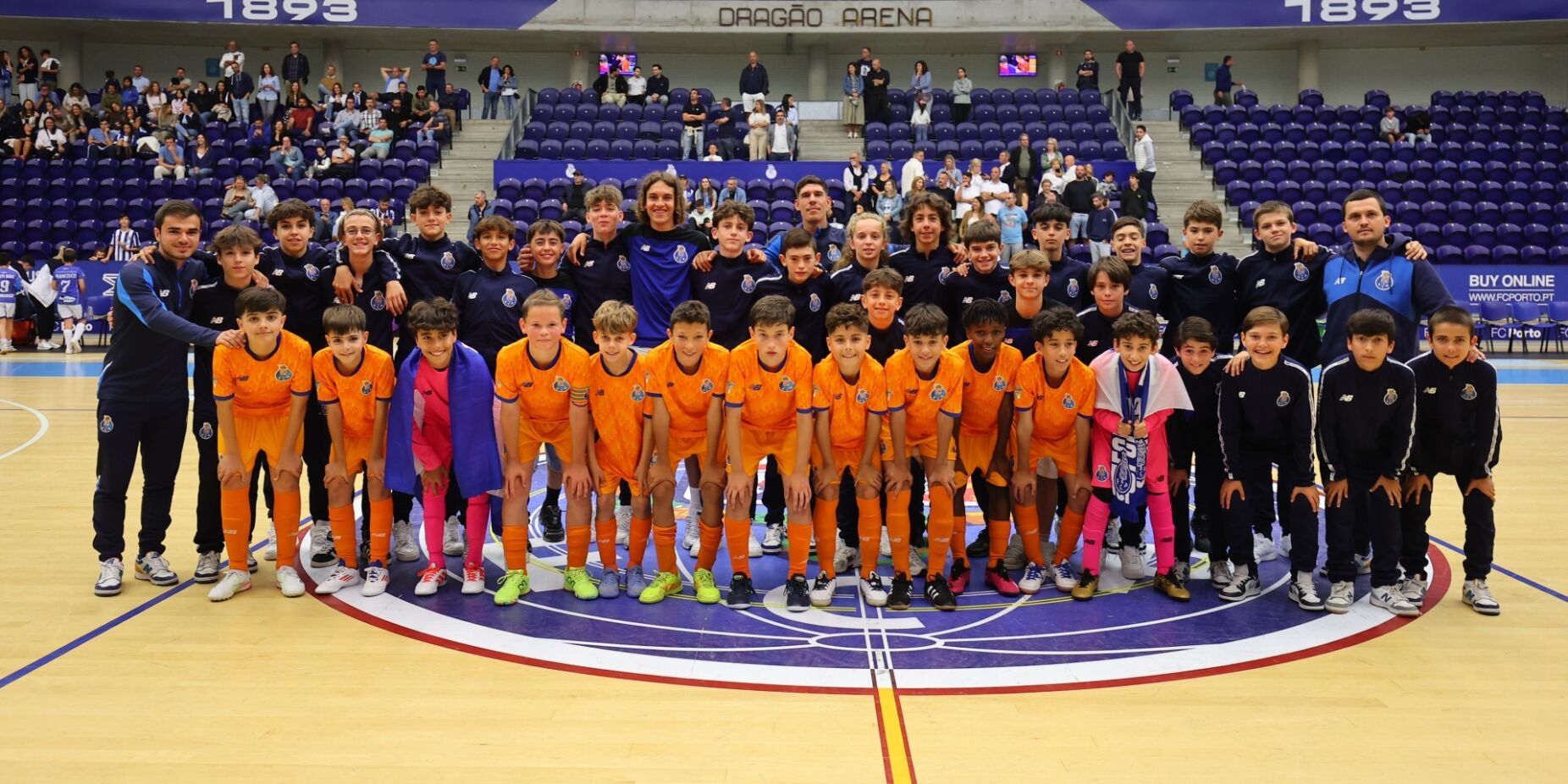 Villas-Boas foi ver os sub-13 do FC Porto sagrarem-se campeões distritais de futsal