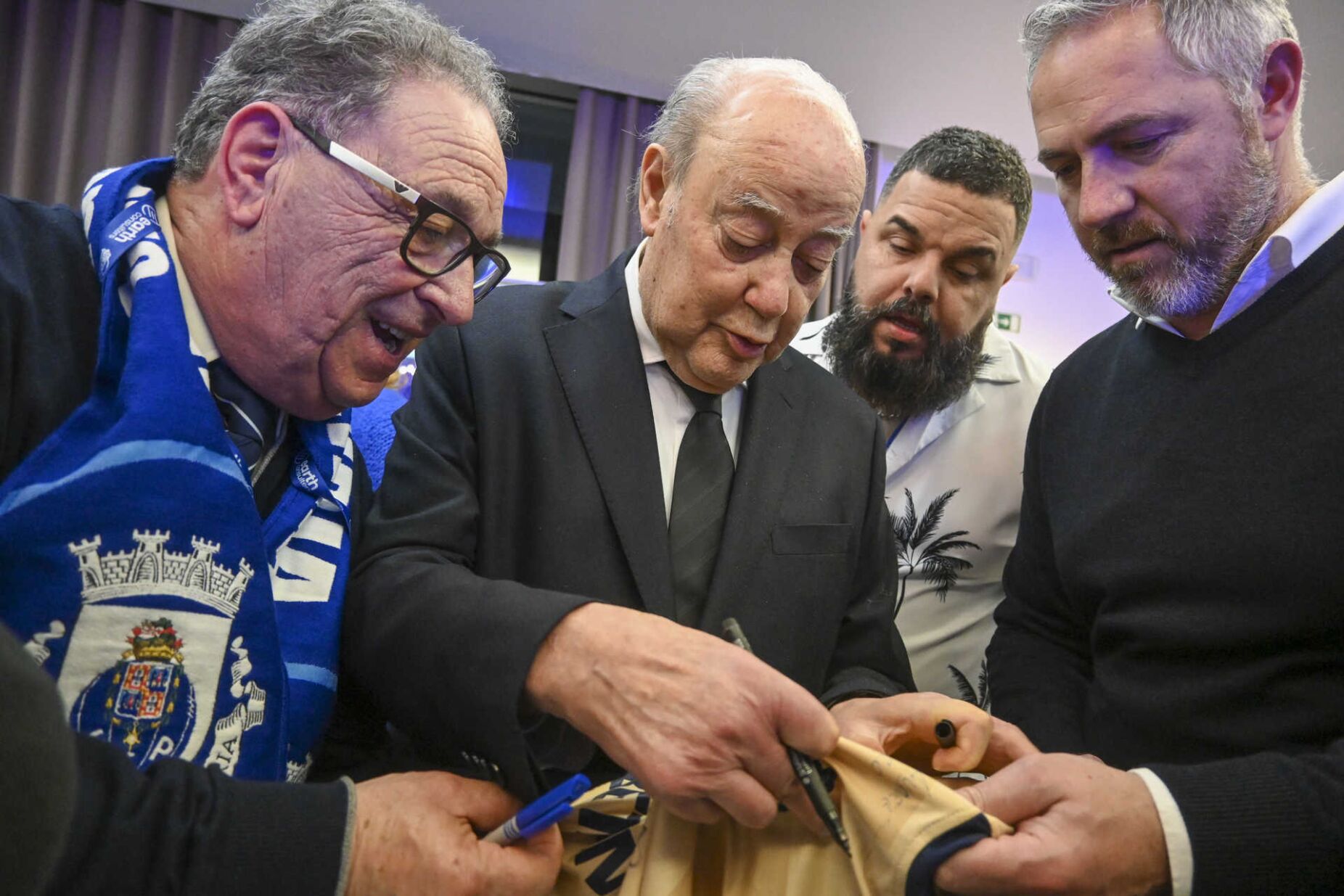 Pinto da Costa: "Sócios de elite somos todos. Não apenas os que nasceram no Castelo do Queijo ou da marmelada"