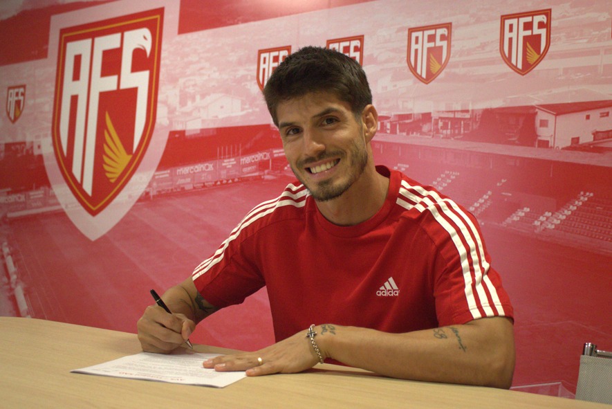 Lucas Piazon reforça o Aves SAD após rescindir com o Braga