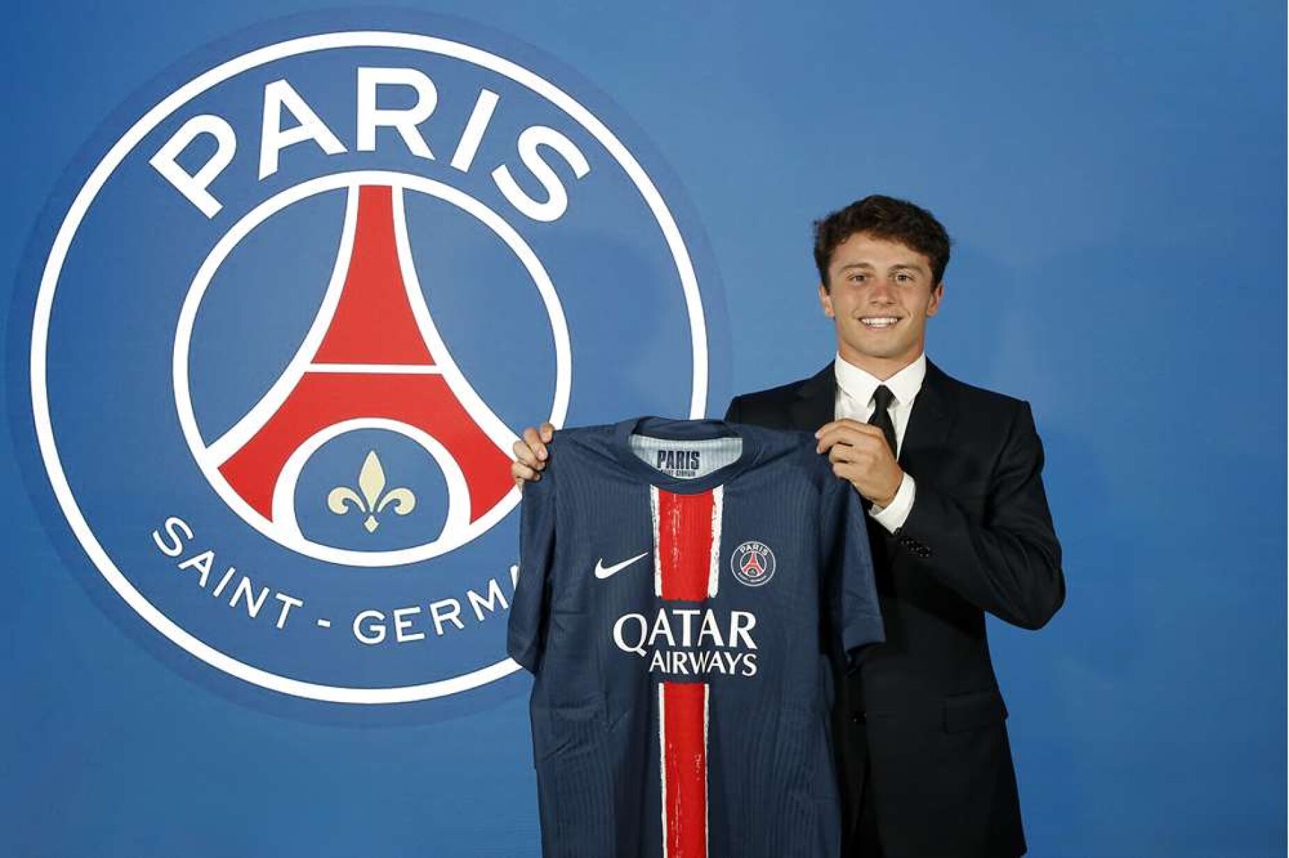 João Neves oficializado no PSG. Confira os valores do negócio