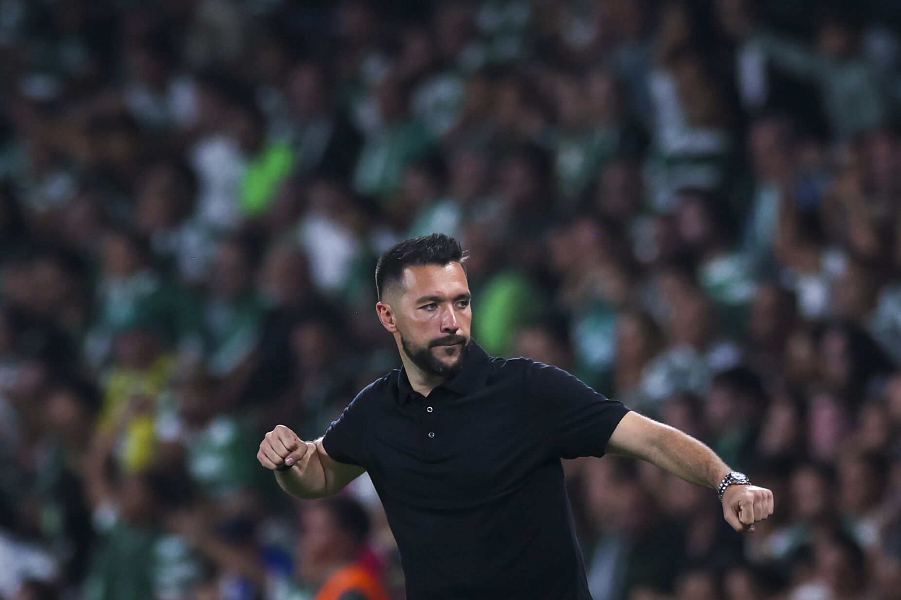 Farioli: "A cultura do Ajax é uma religião, a do FC Porto é quase carnal"