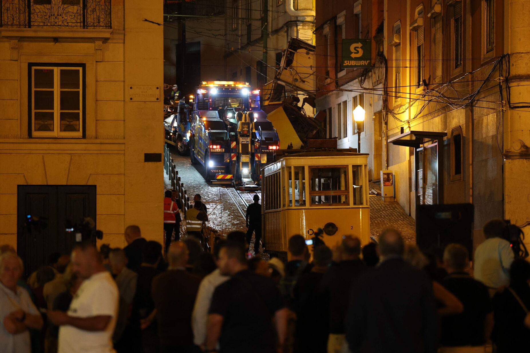 Edifício no qual embateu o Elevador da Glória com "condições de segurança"