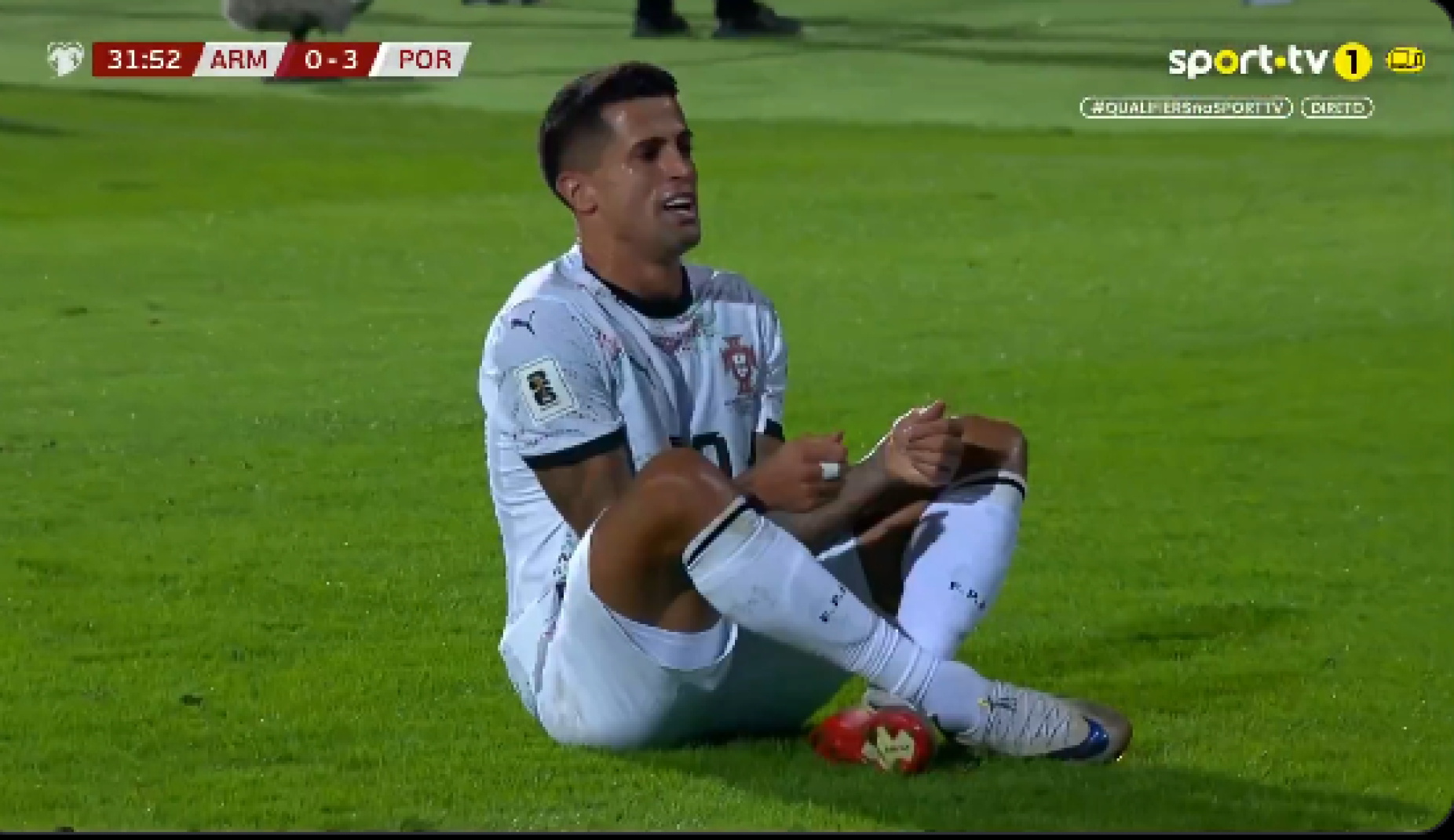 Cancelo faz o terceiro de Portugal na Arménia e lembra Diogo Jota