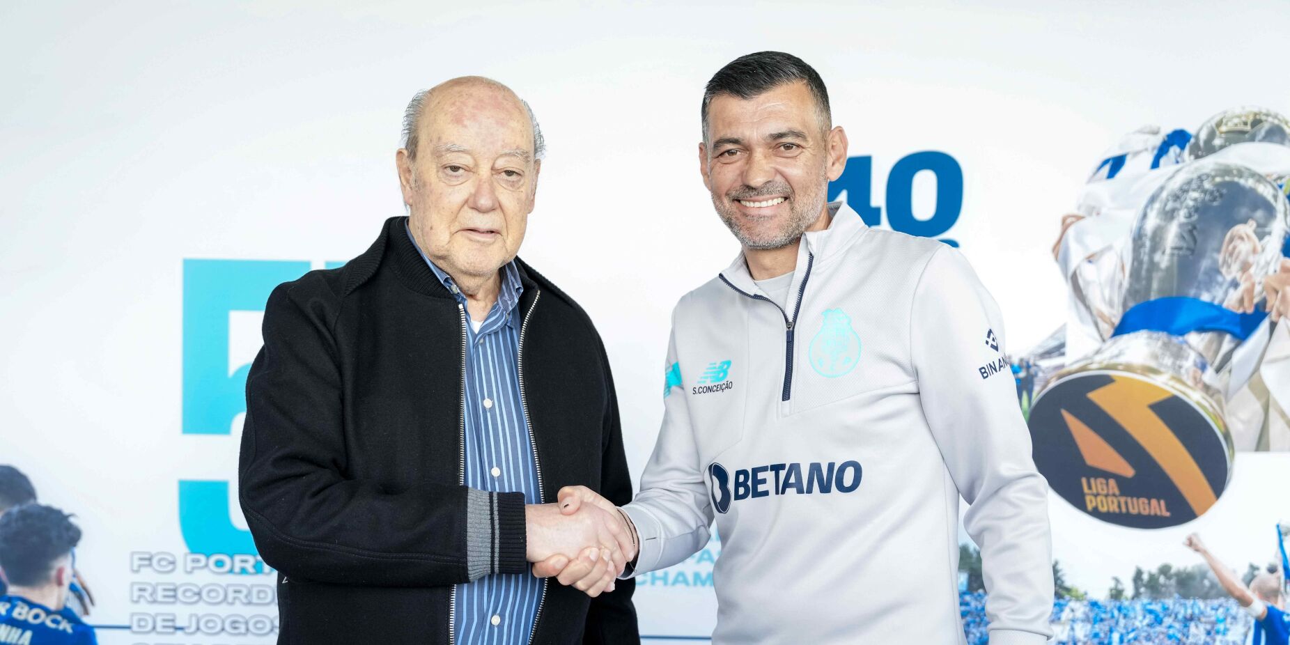 Pinto da Costa e Sérgio Conceição oficializam renovação do contrato do treinador