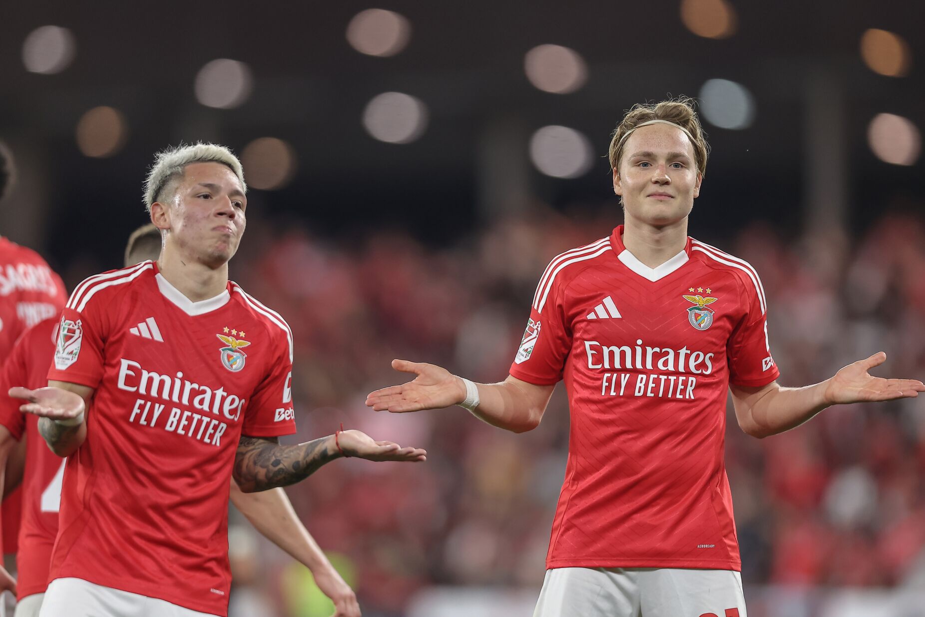 Schjelderup “entra” no ataque do Manchester City