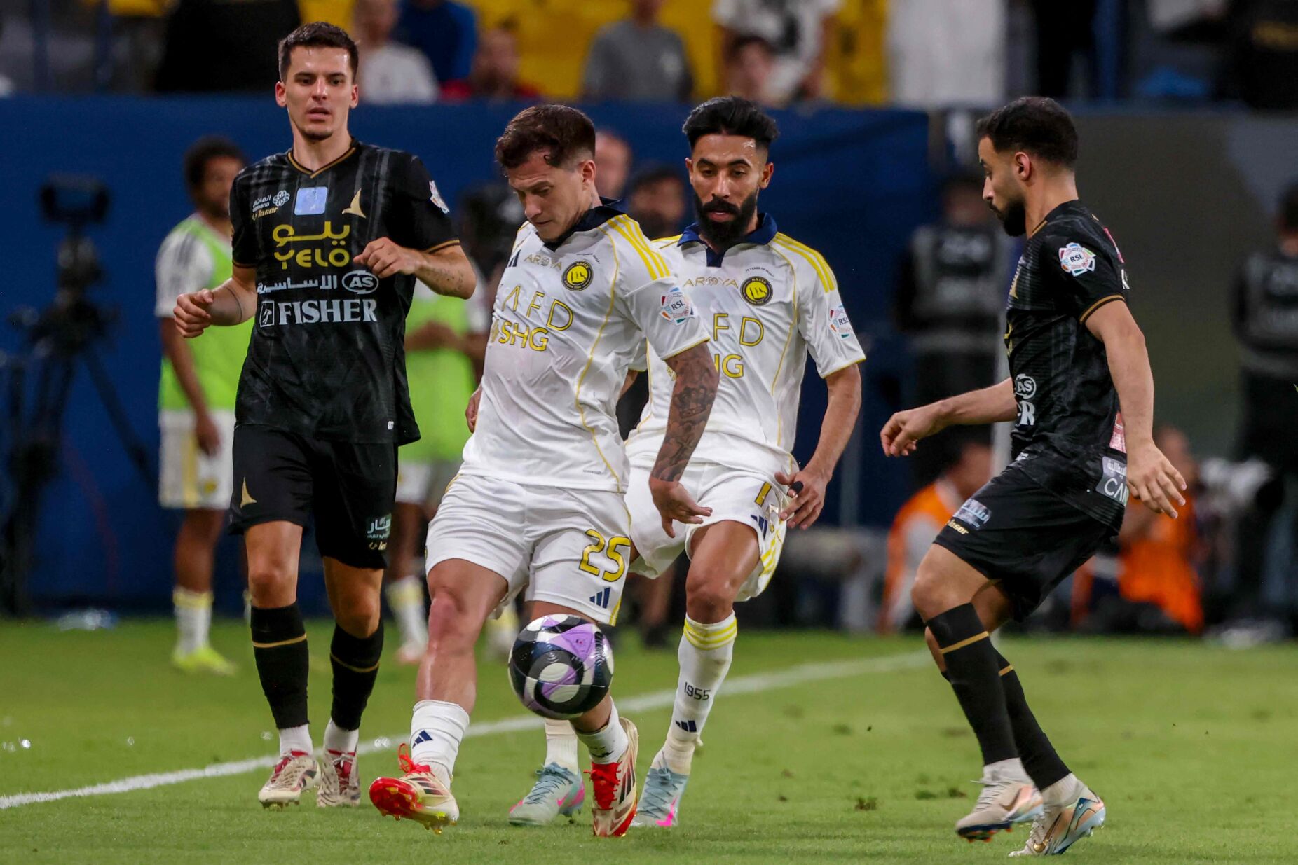 Otávio é alvo do Al Ahli e também tem ofertas para eventual regresso à Europa