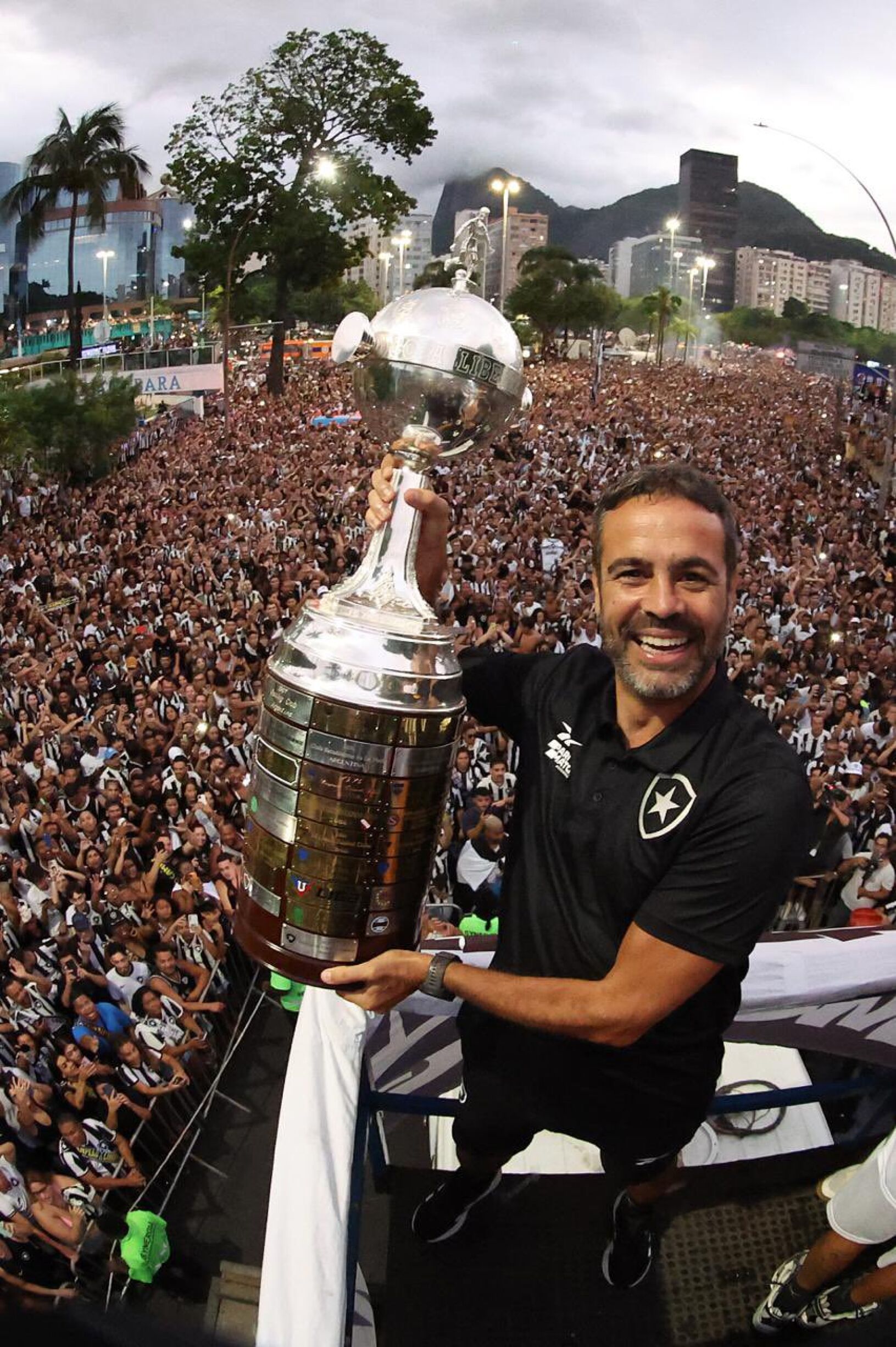 Artur Jorge sai do Botafogo e está livre para o Al Rayyan. Os valores da rescisão