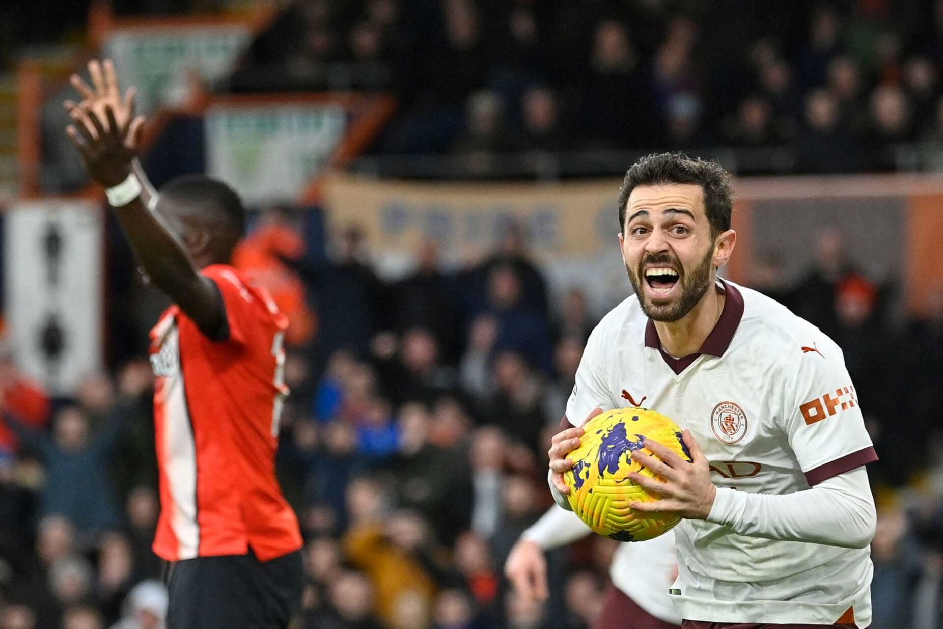 City volta às vitórias após partida dura contra o Luton