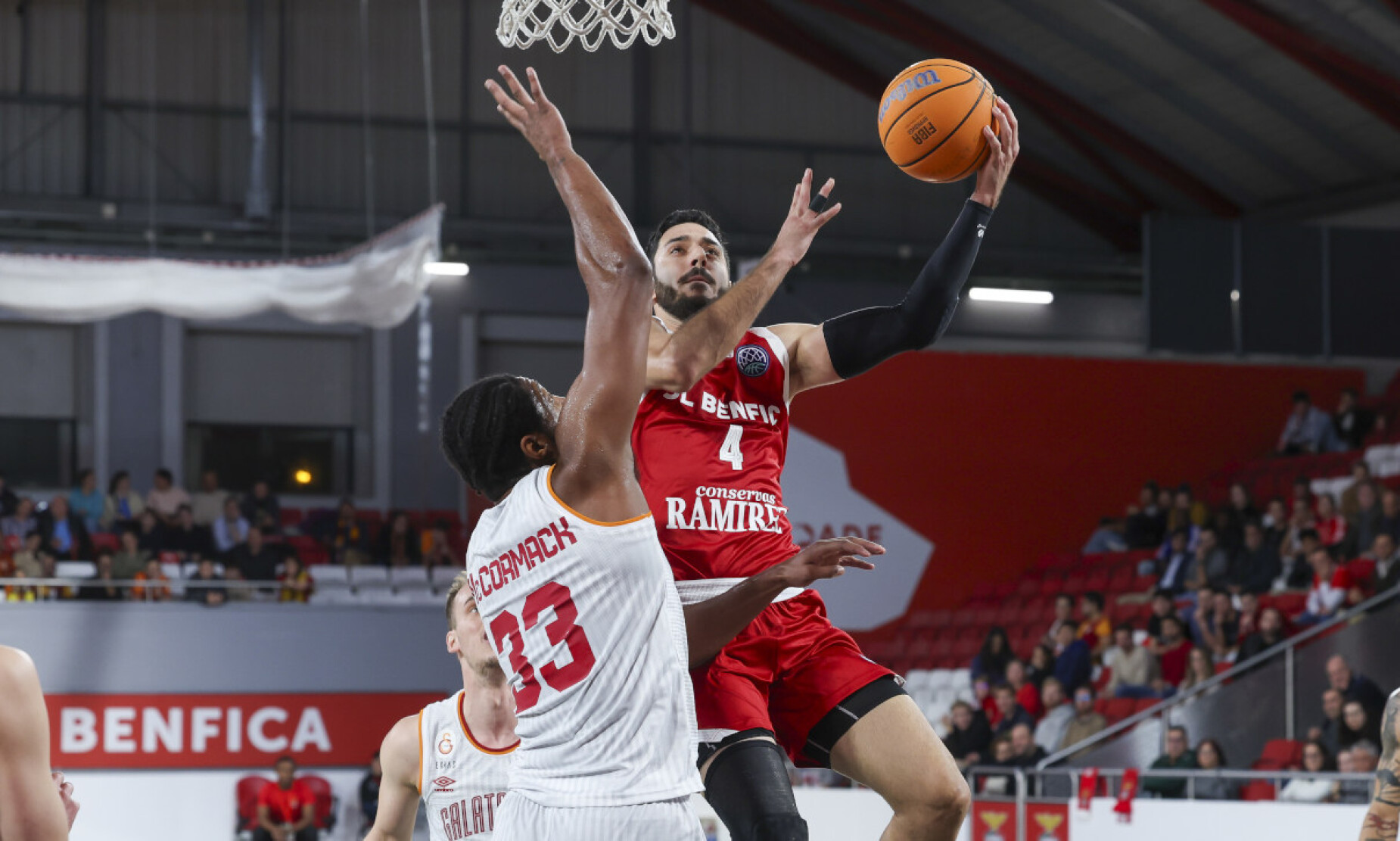 Benfica perde com Galatasaray e diz adeus à Champions de basquetebol