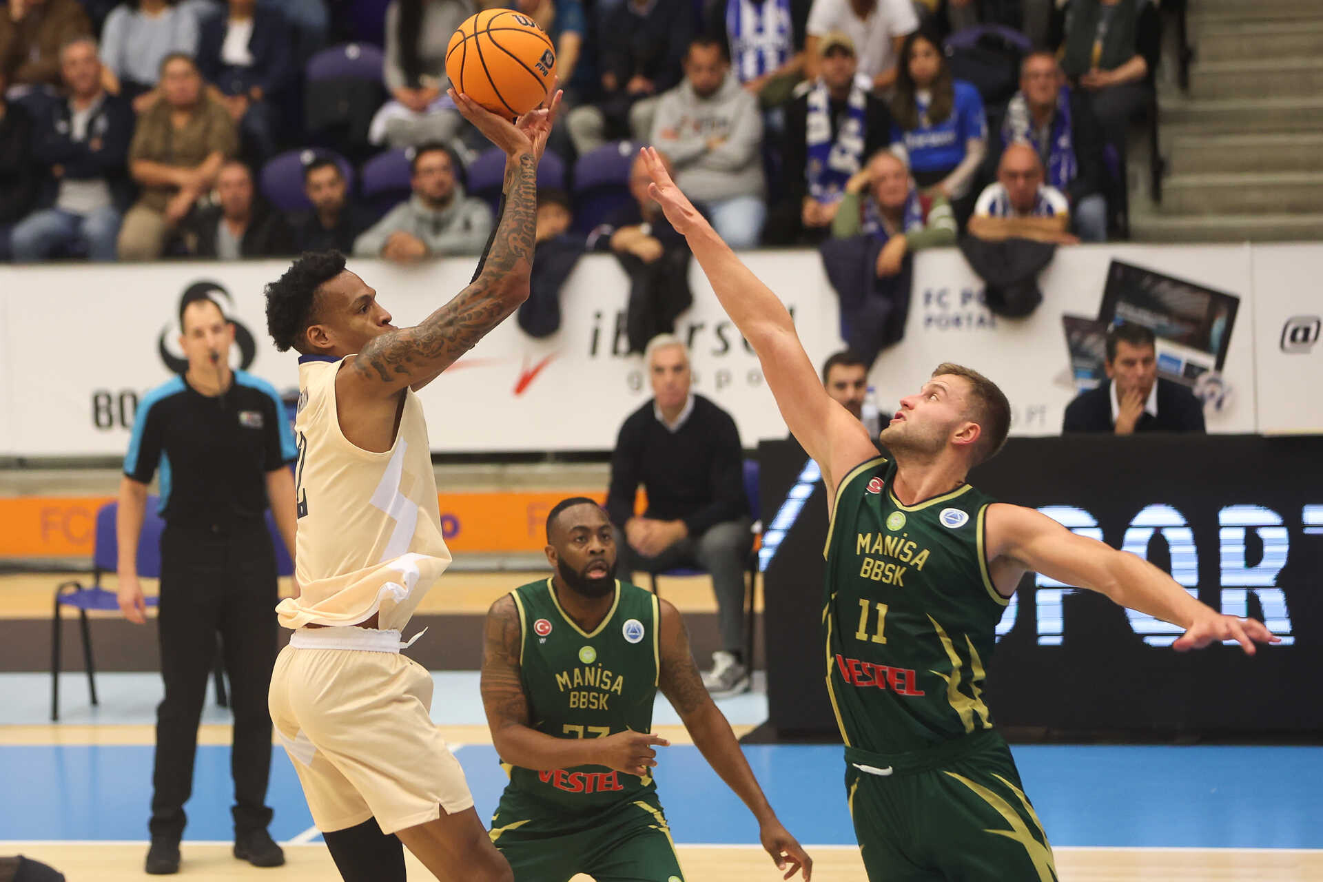 Basquetebol: F. C. Porto perde na Turquia e falha apuramento direto na Taça  da Europa