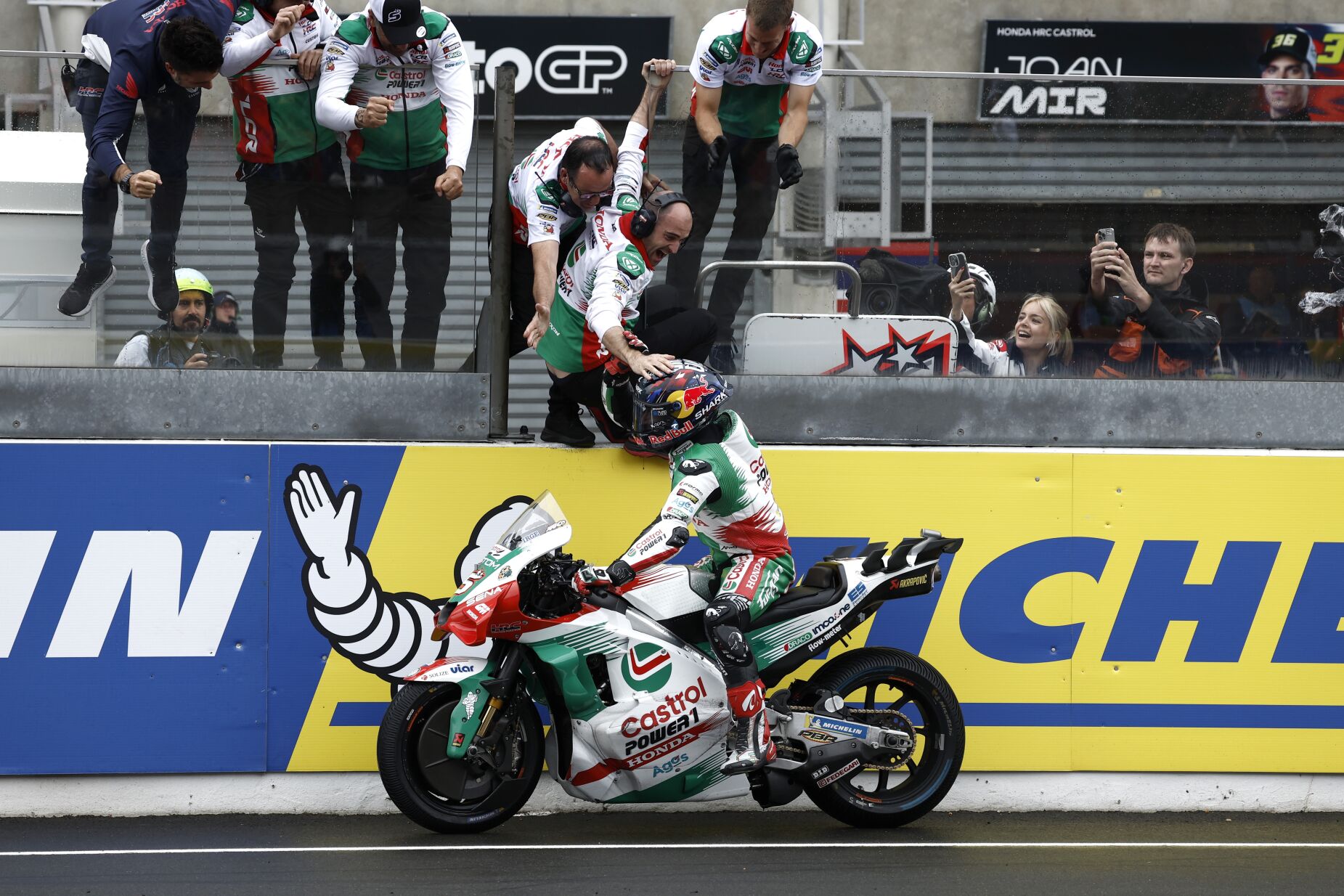 Johann Zarco vence GP de França de MotoGP