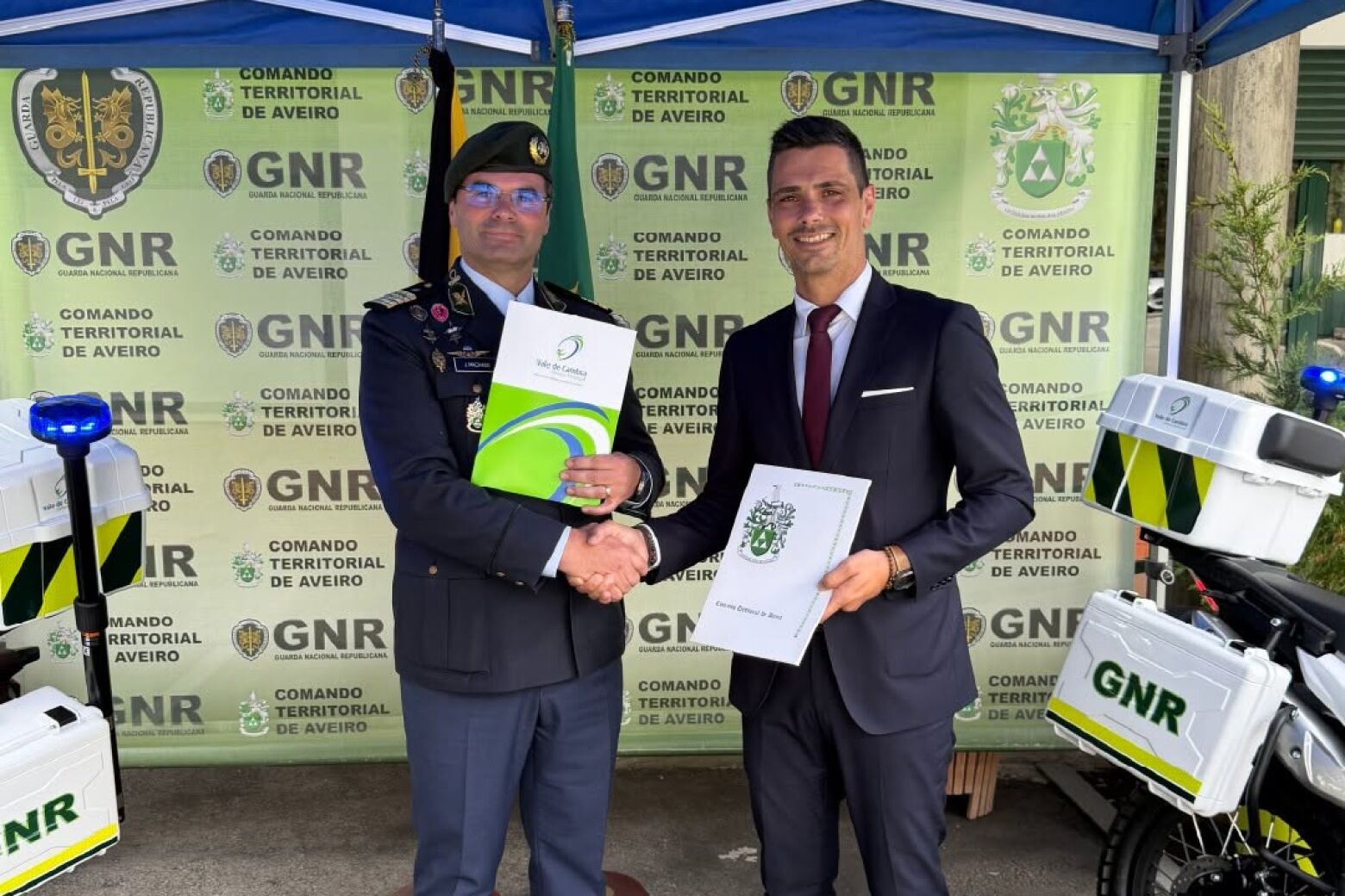 Município de Vale de Cambra reforça meios da GNR com a entrega de duas motas