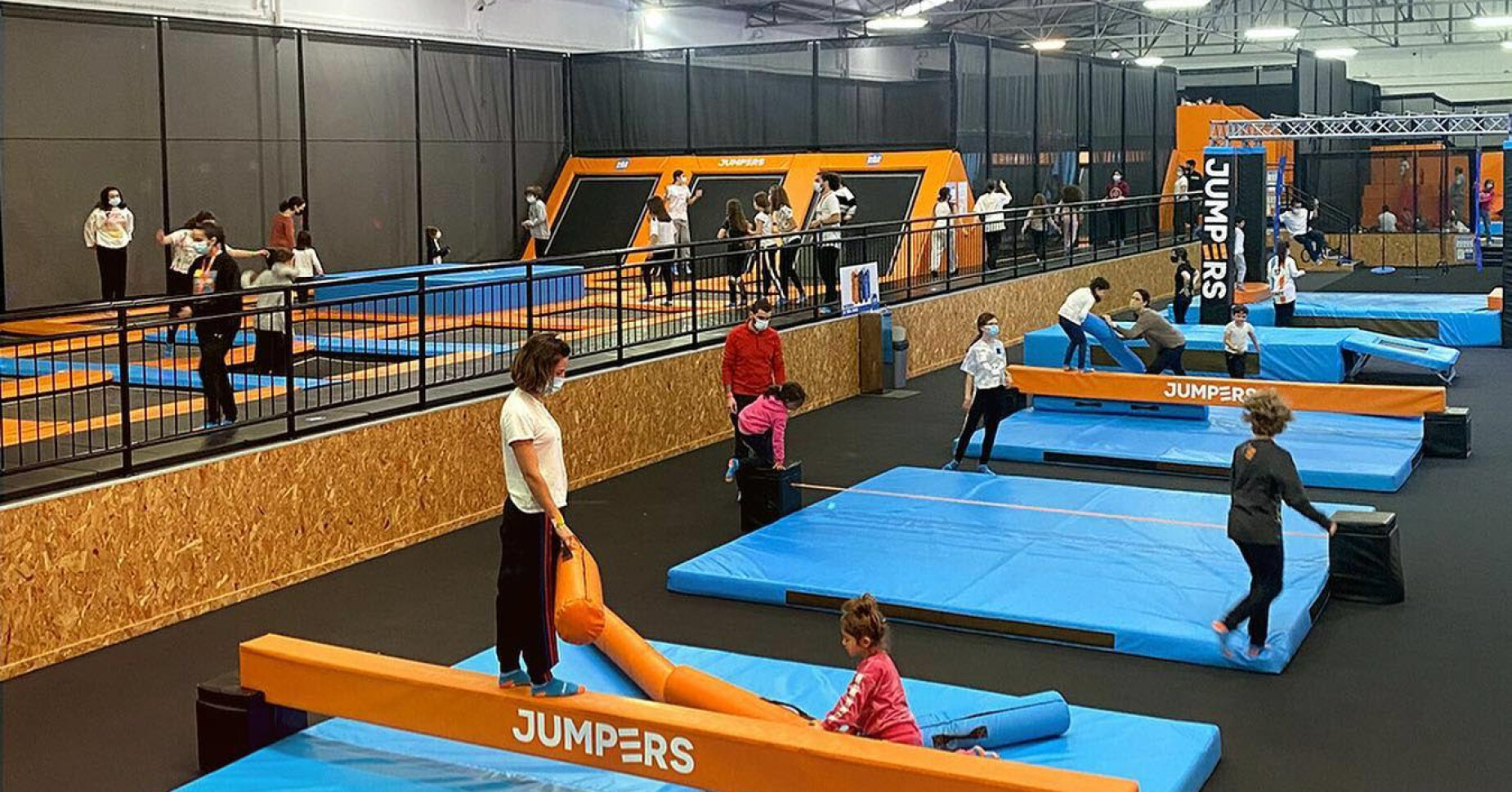 Jumpers Trampolim Parque, Desporto