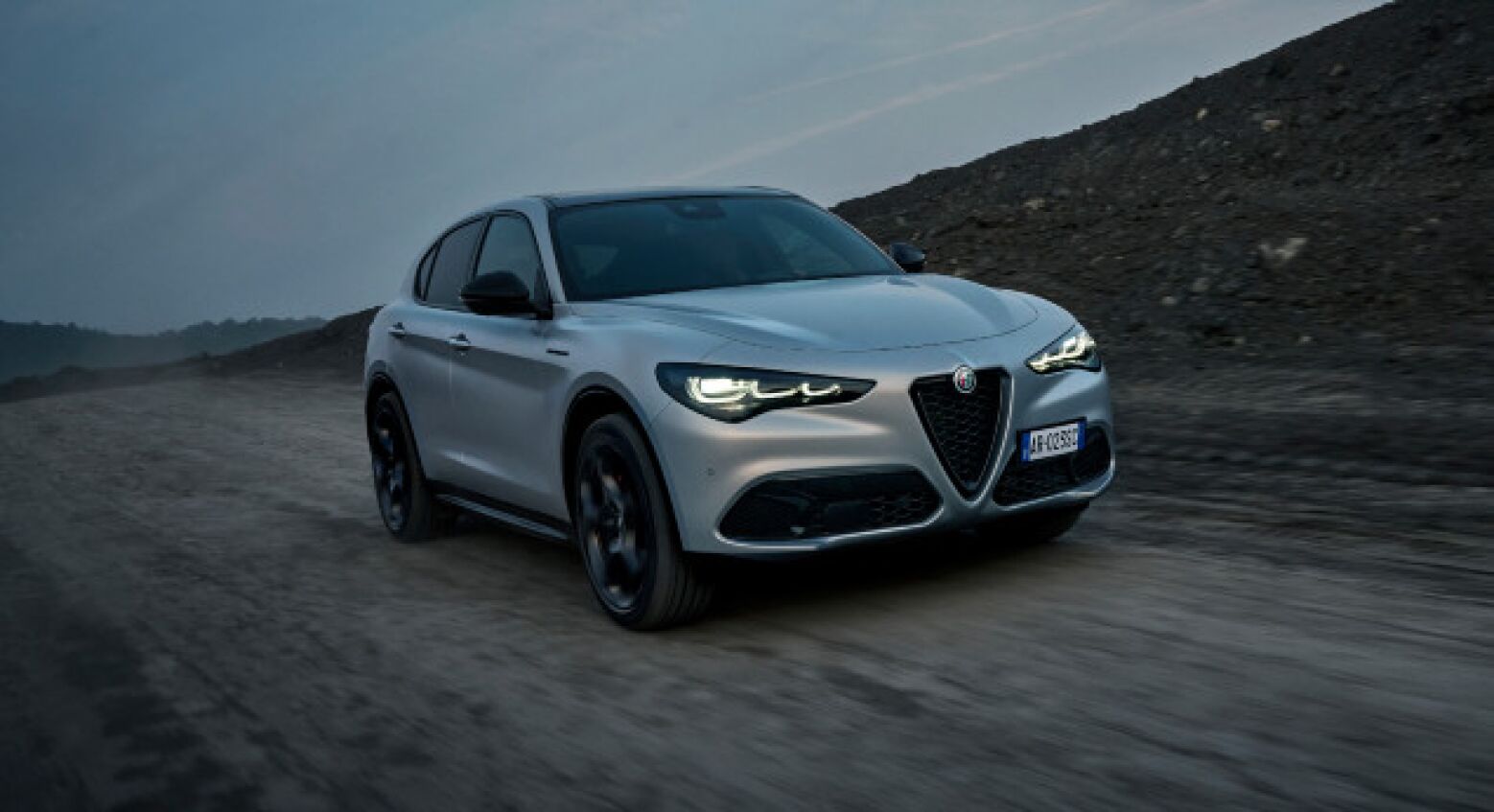 Para 2023. Alfa Romeo Stelvio e Giulia atualizam-se no estilo e equipamento