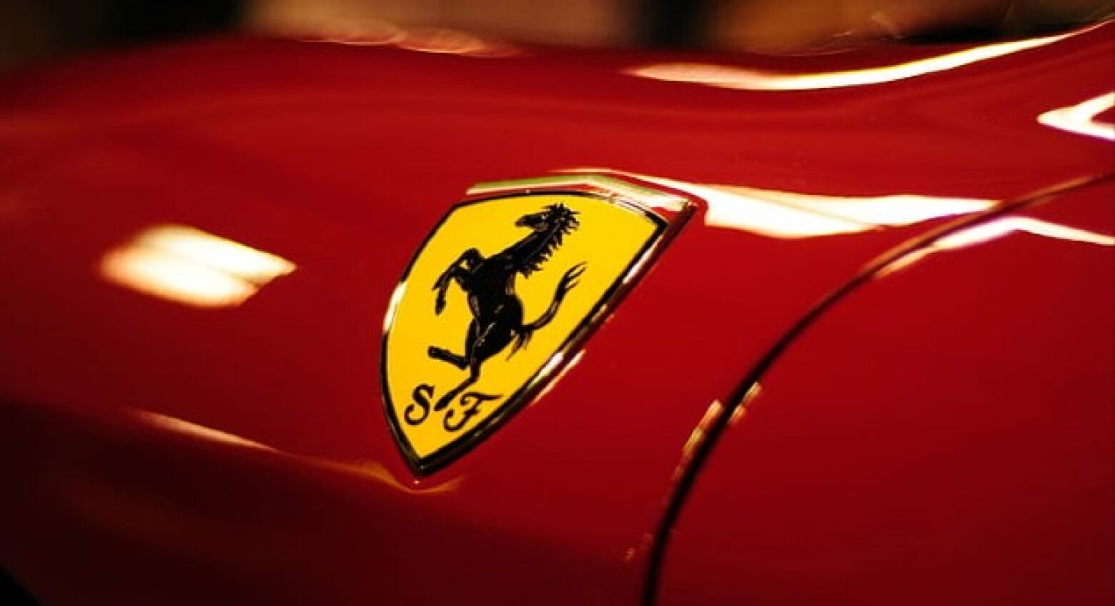 Procura emprego? Ferrari vai pagar bónus chorudo a trabalhadores