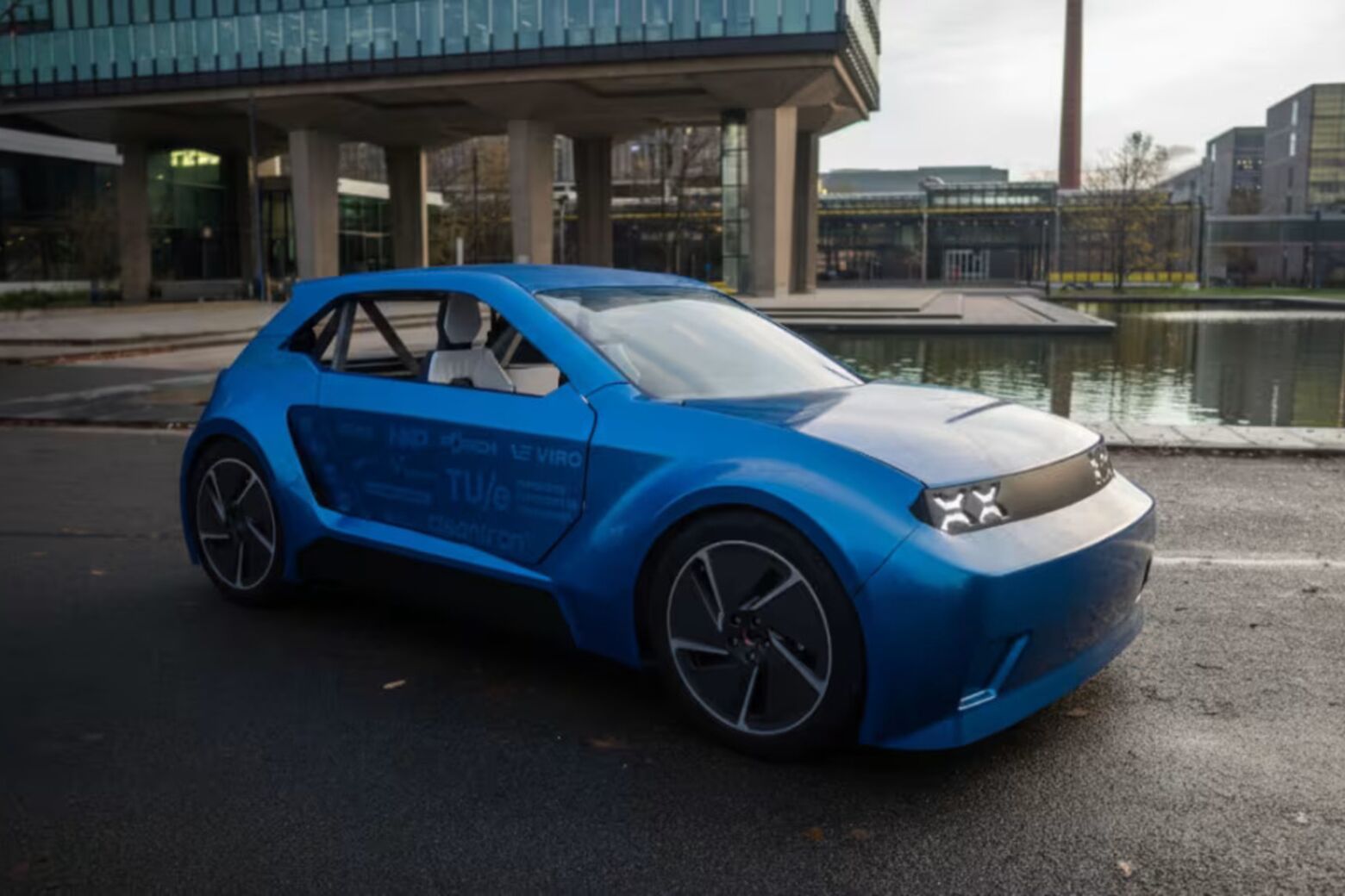 Estudantes criam carro el&eacute;trico que n&atilde;o precisa de ir &agrave; oficina em caso de avaria