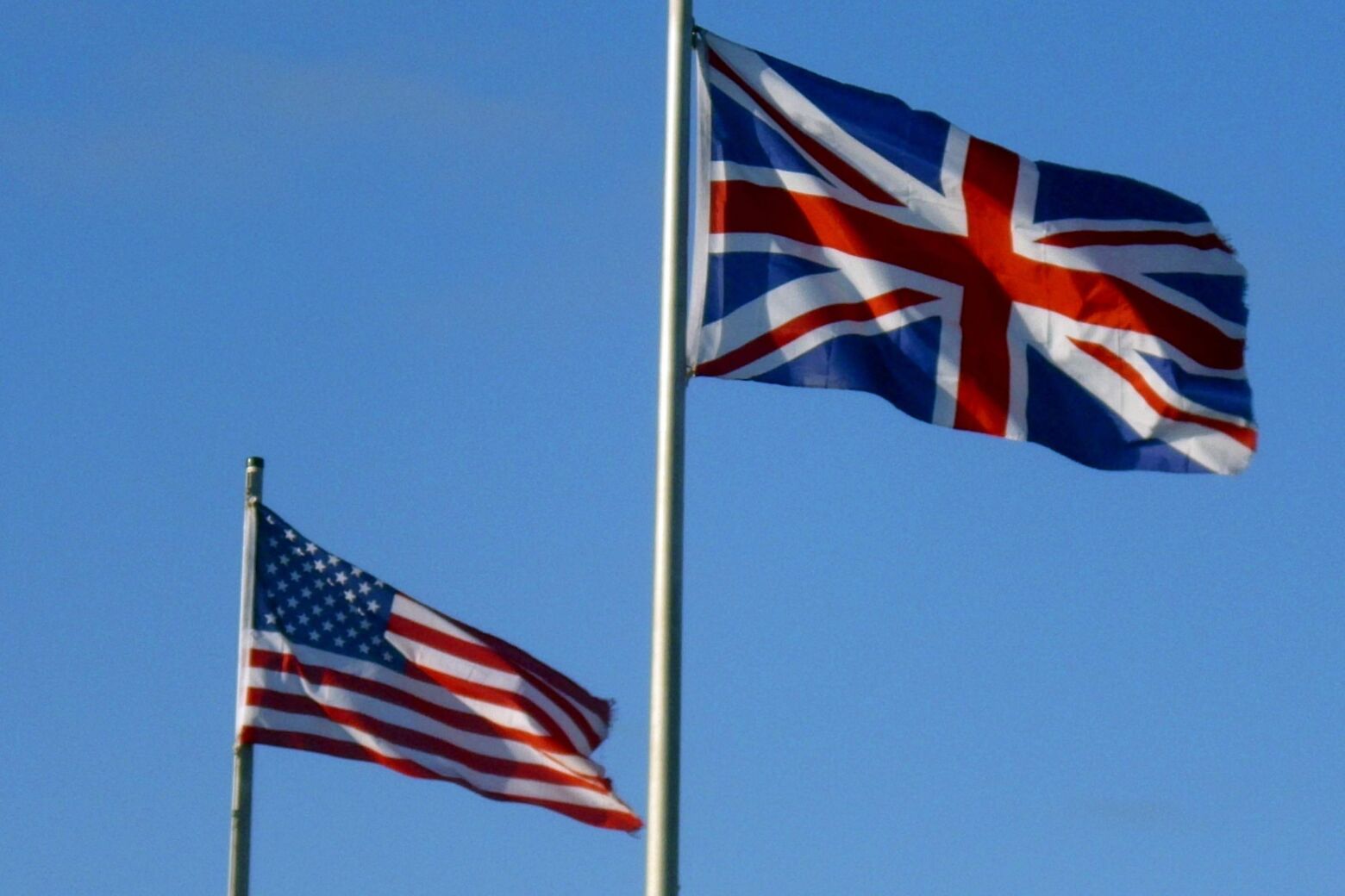 Marcas americanas criticam redução das tarifas às britânicas