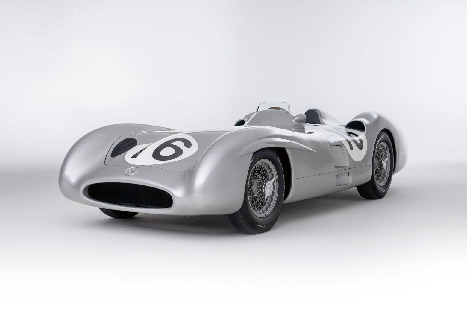 Mercedes W 196 R Stromlinienwagen: F1 de rodas “cobertas”