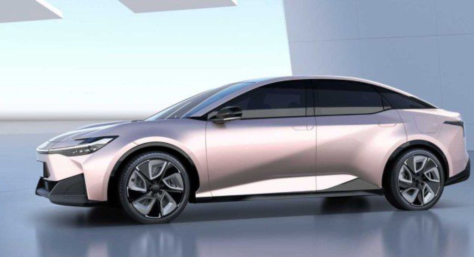 Virá para a Europa? Toyota bZ3 quer rivalizar com Tesla Model 3