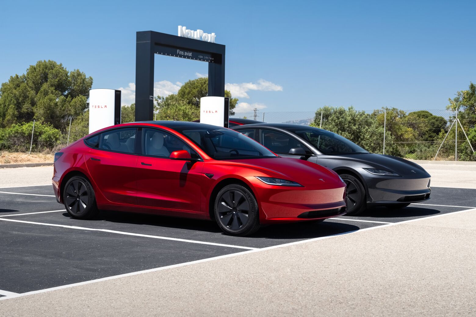 Tesla anuncia modelos mais acessíveis... agora para 2025