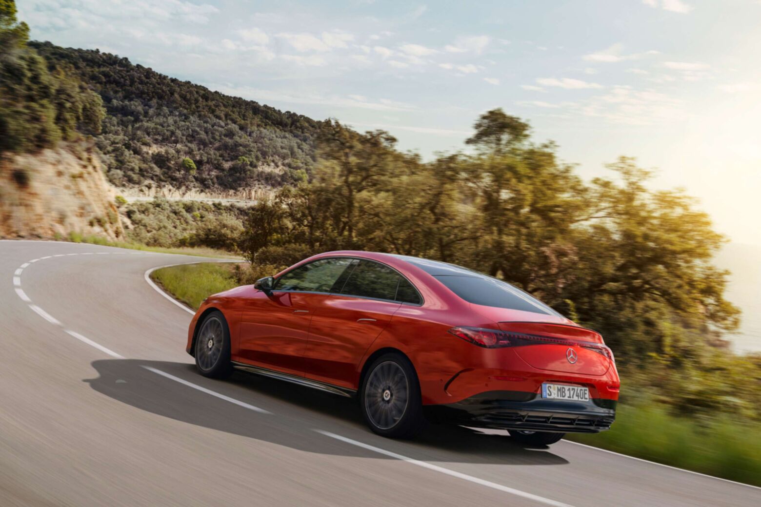 Vendas da Mercedes-Benz descem 9% face ao ano passado