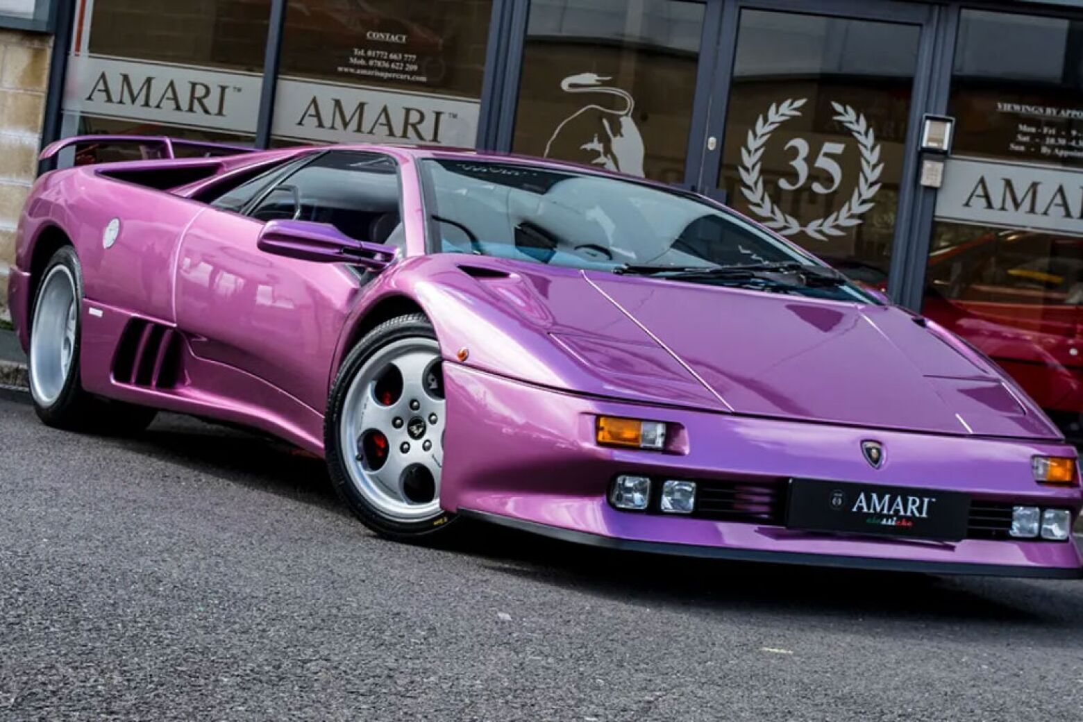 O azar do Lamborghini Diablo de Jay Kay no v&iacute;deo Cosmic Girl
