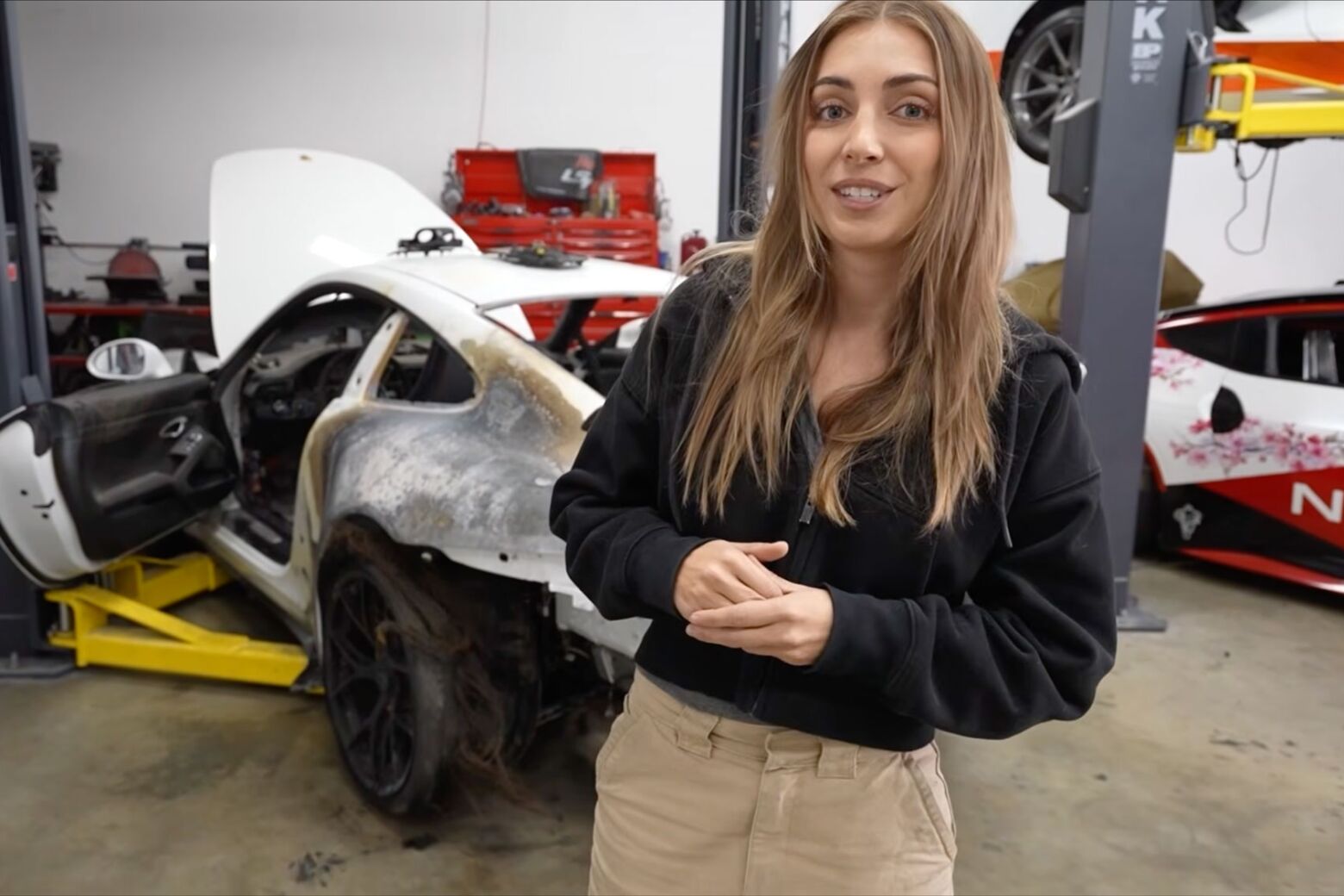 Influenciadora compra Porsche 911 GT3 por 1 d&oacute;lar