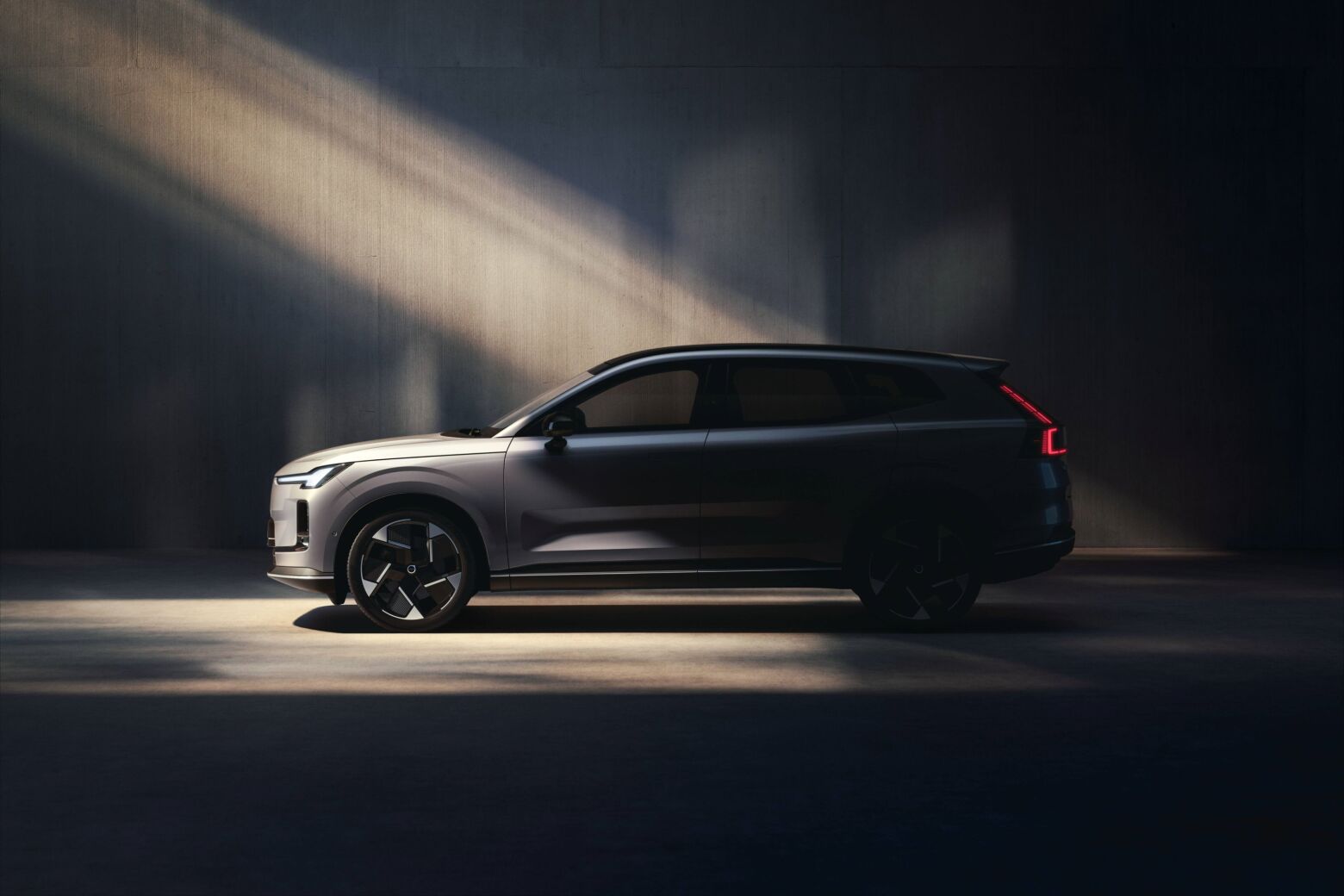 Volvo XC70 torna-se PHEV com 200 km de autonomia elétrica