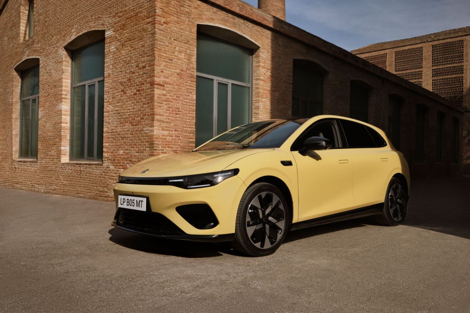 Leapmotor B05 vem para a Europa com pretens&otilde;es desportivas