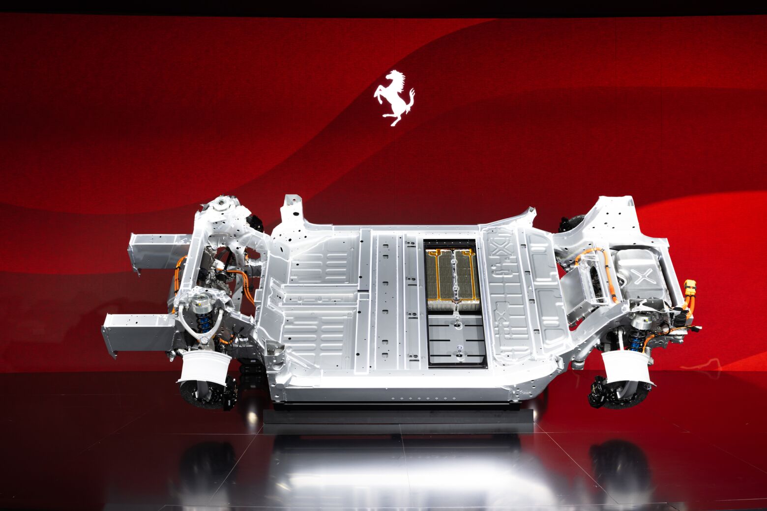 Ferrari revela base t&eacute;cnica do seu primeiro el&eacute;trico