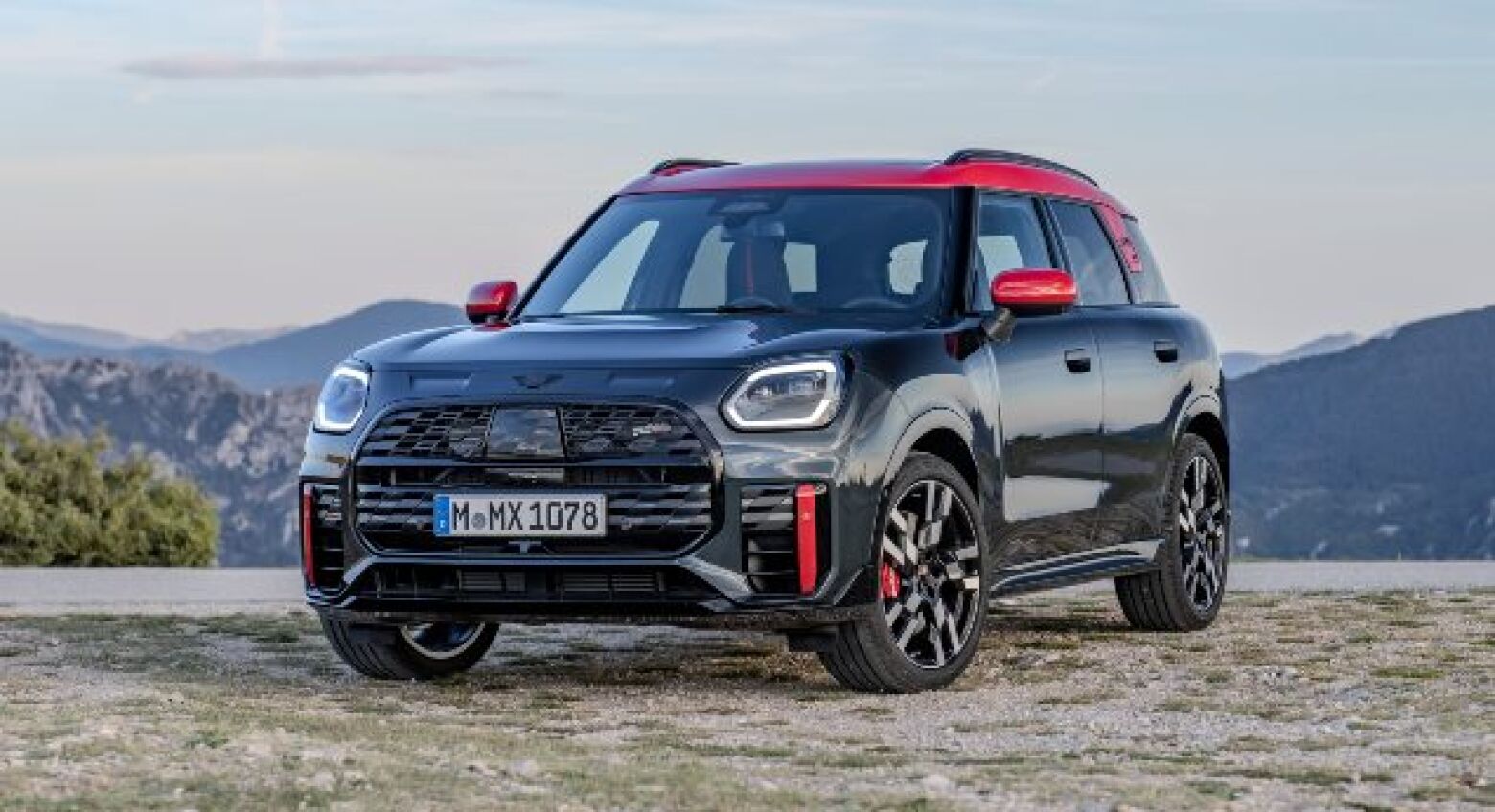 A gasolina e com mais potência! Mini apresenta o novo Countryman JCW