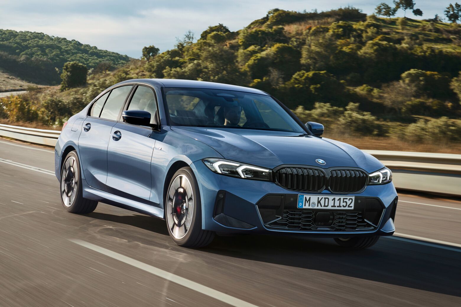 BMW anuncia 40 modelos novos e atualizações até 2028
