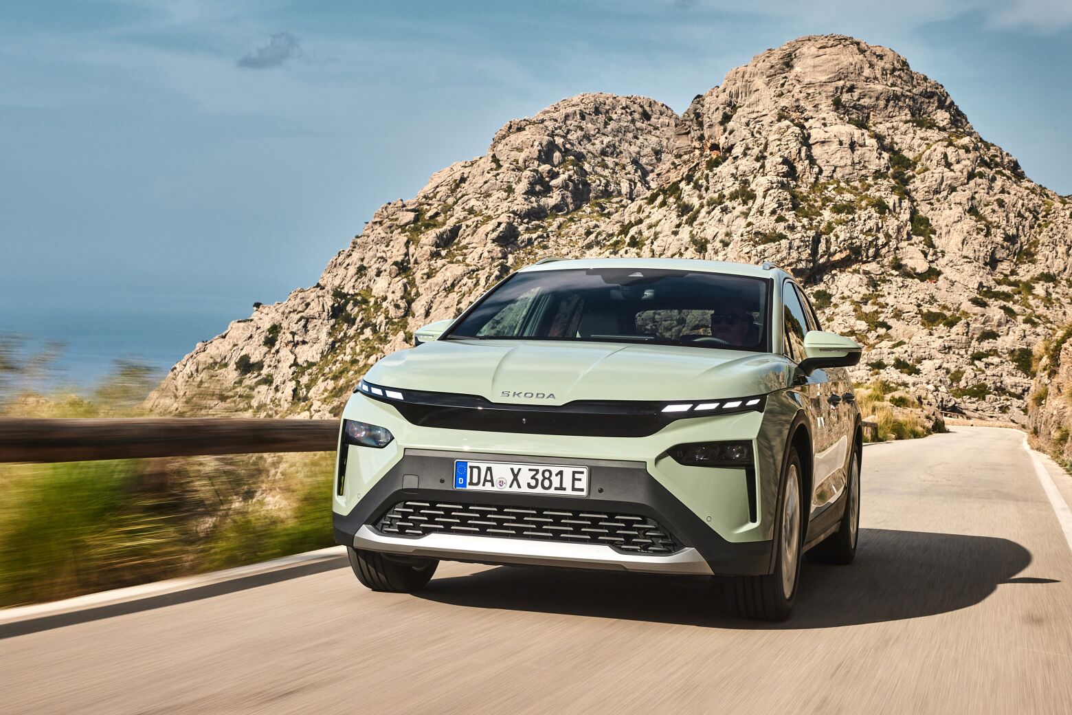 Também ao volante. Elroq é o SUV mais eletrizante da Skoda