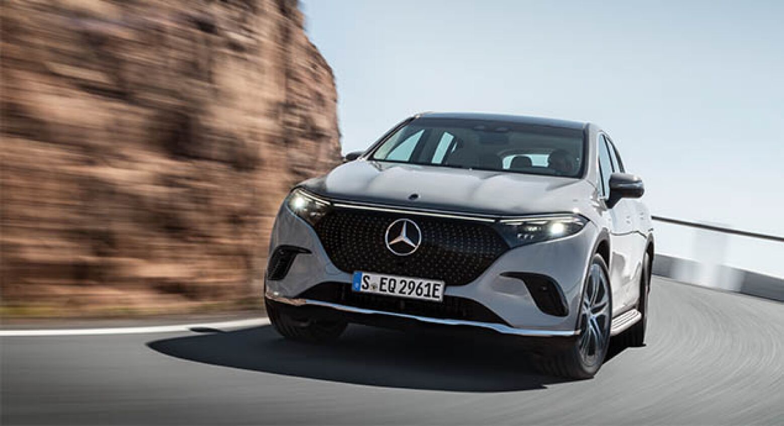 Primeiro SUV de luxo EQ. Mercedes EQS já disponível e com preços em Portugal