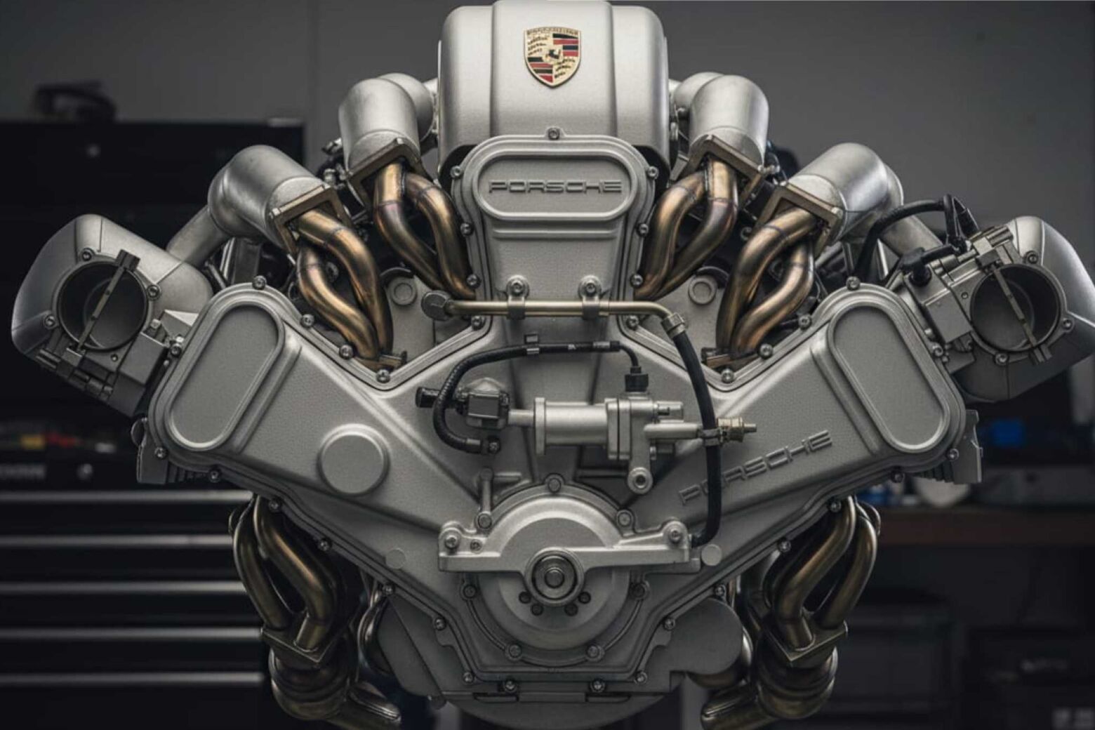 Porsche patenteia motor W18 tri-turbo com tr&ecirc;s bancos de cilindros