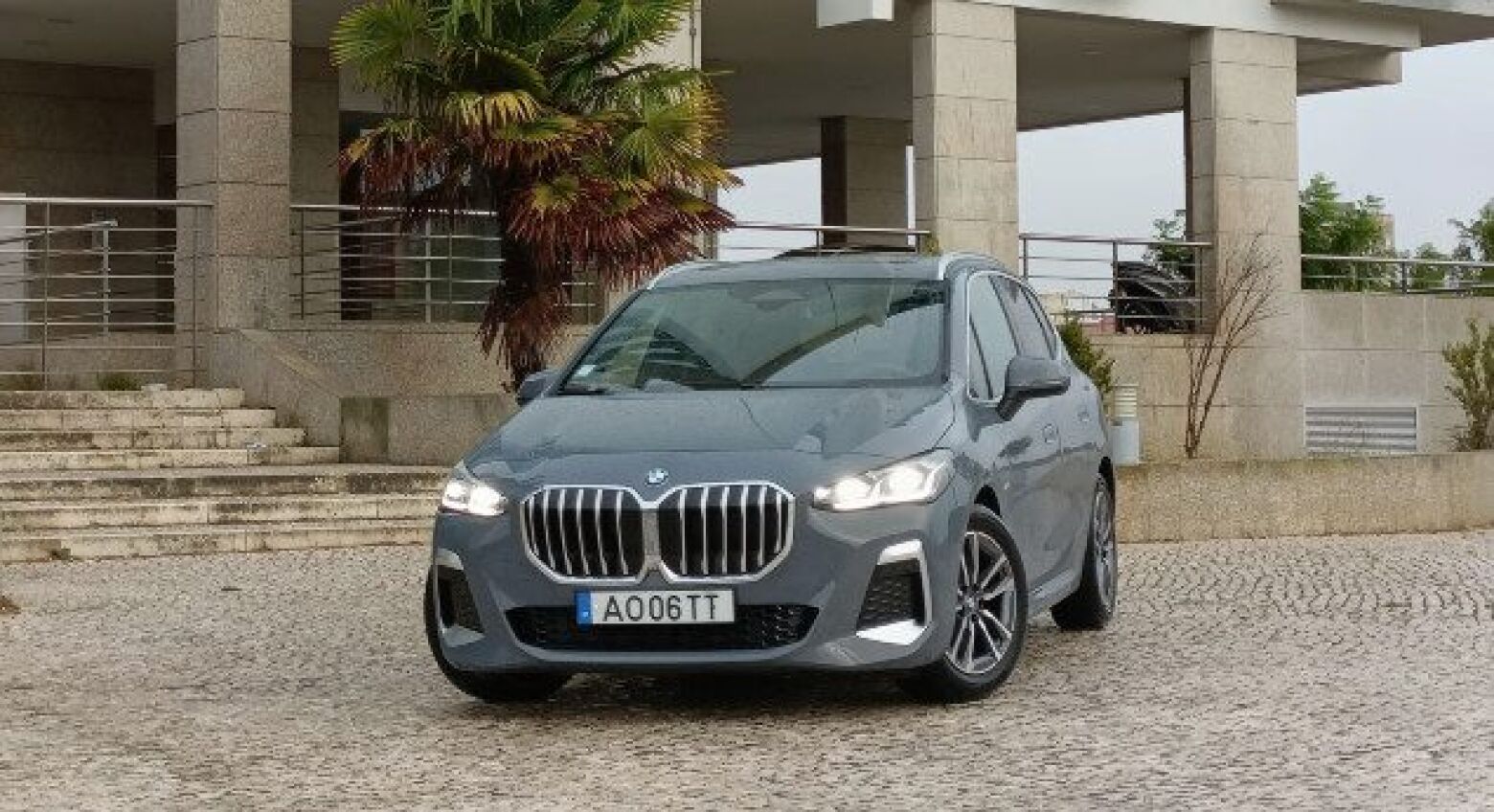 BMW 218d Active Tourer. É por isto que o Diesel não pode morrer...