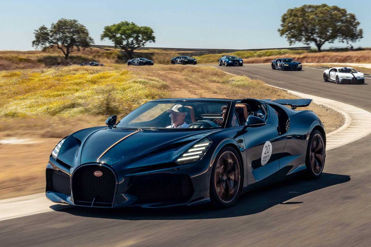Bugatti Grand Tour: 18 supercarros percorreram Portugal