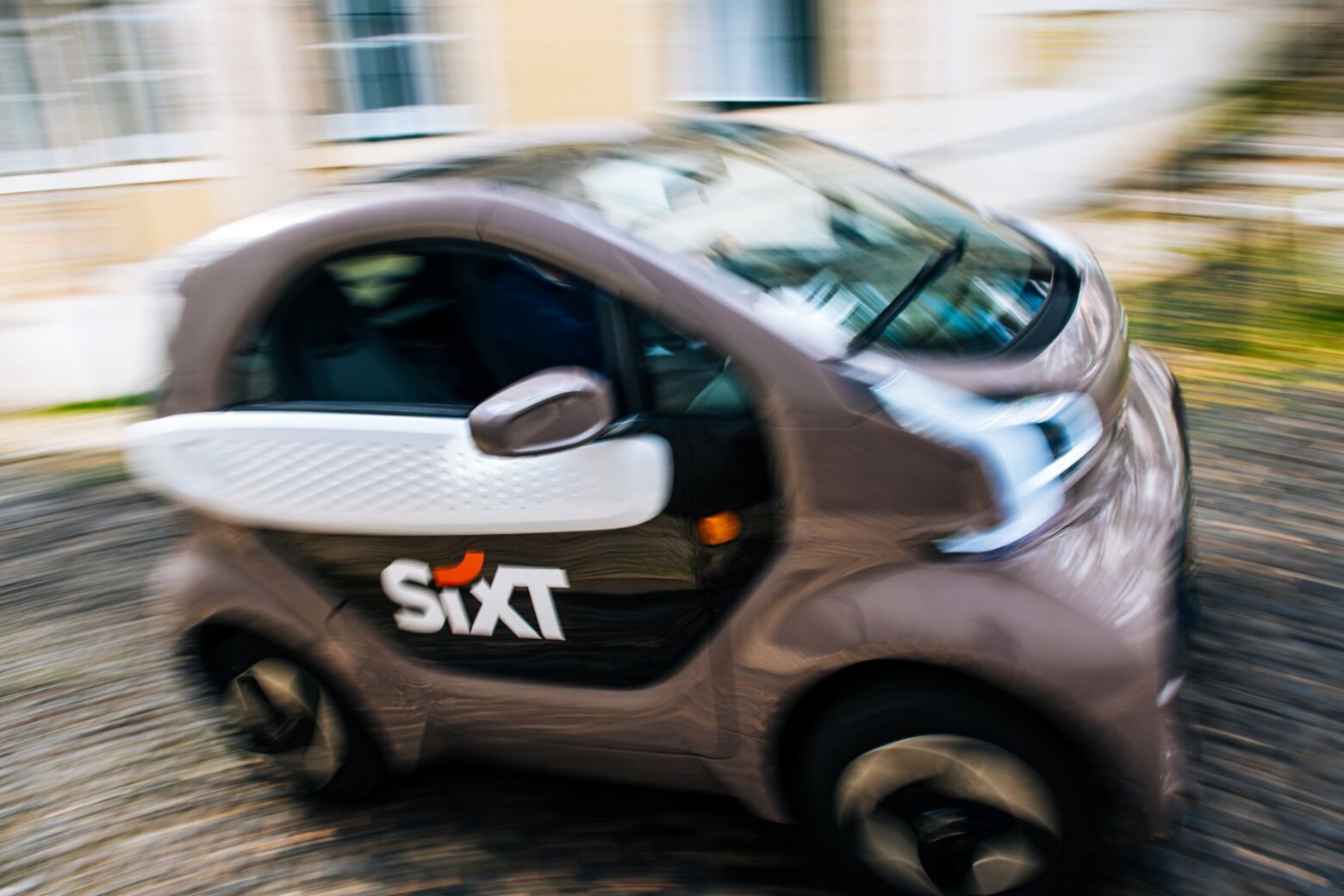Sixt lança novo serviço com frota de quadriciclos elétricos