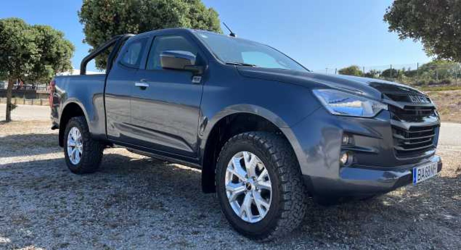 Isuzu D-Max recebe edição especial Kachi