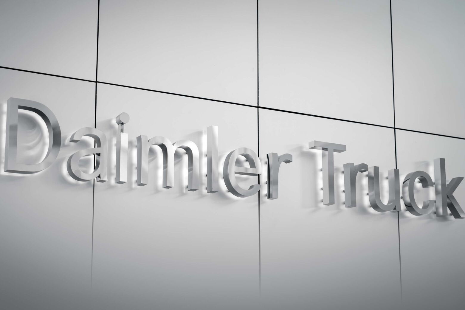 Daimler Truck resiste a conjuntura adversa