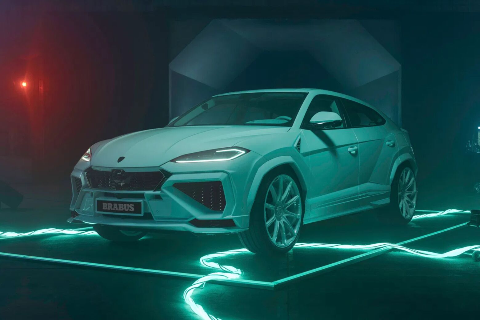 Brabus 900 Superblack e Mint levam Lamborghini Urus SE ao limite