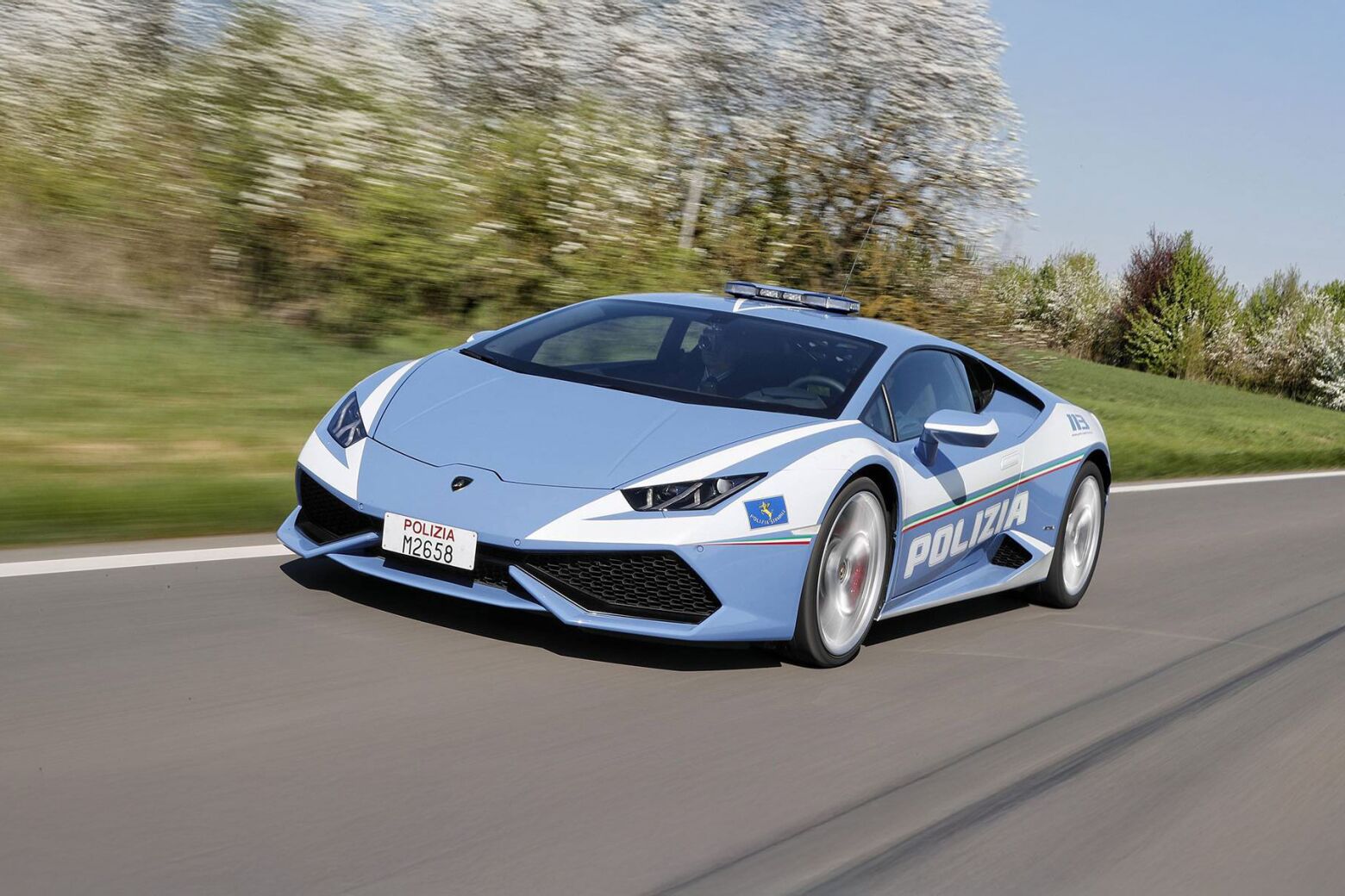 Lamborghini da polícia italiana tem 358 mil km com motor original
