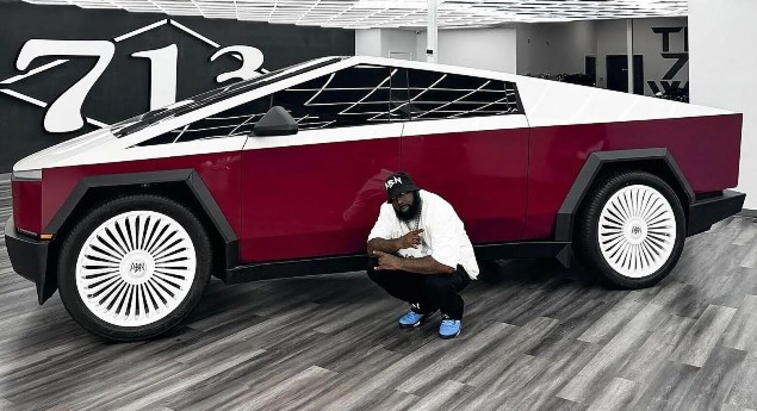 Coisas de rapper. Veja o que fizeram a esta Tesla Cybertruck...