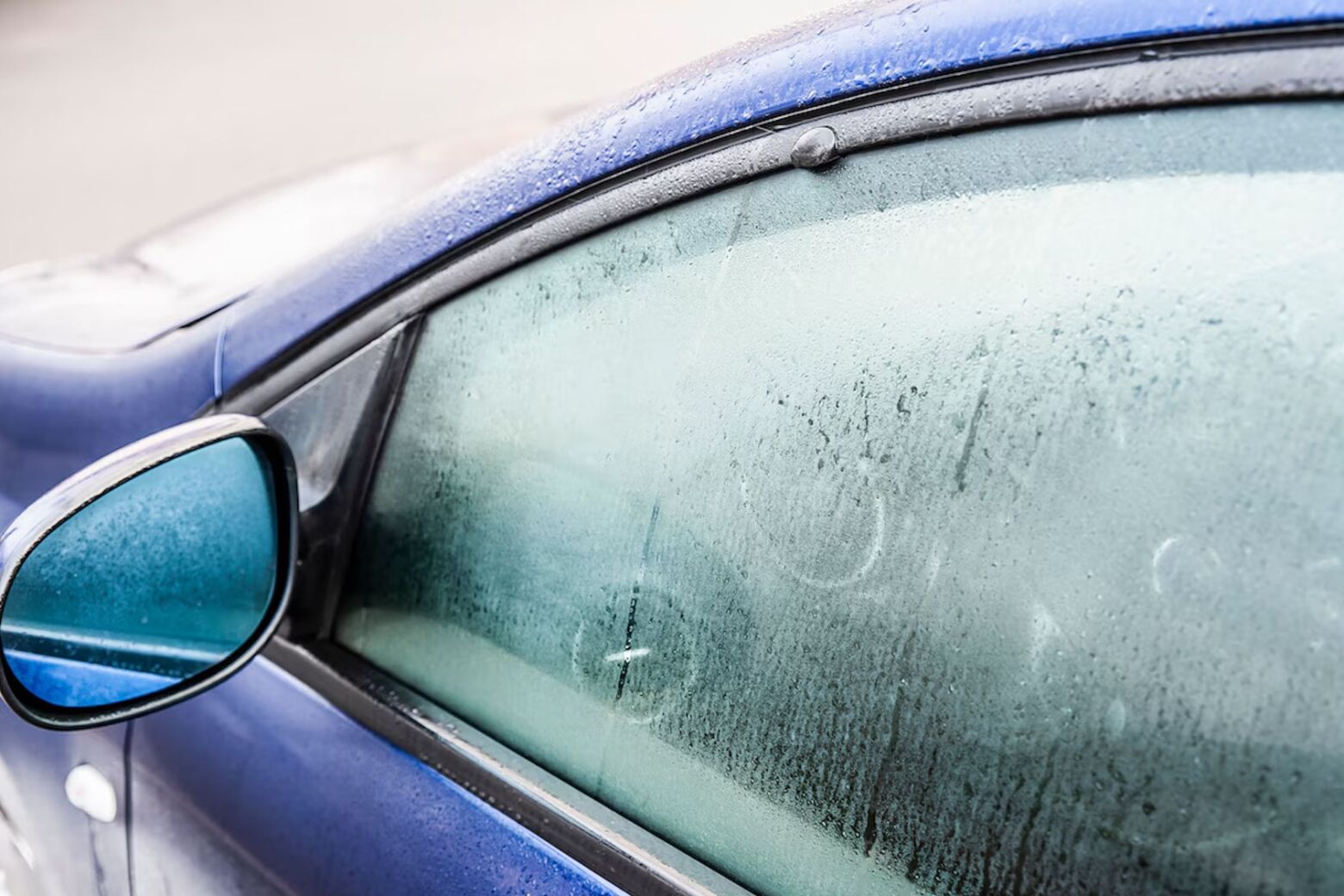 É assim que vai desembaciar o carro em segundos neste inverno