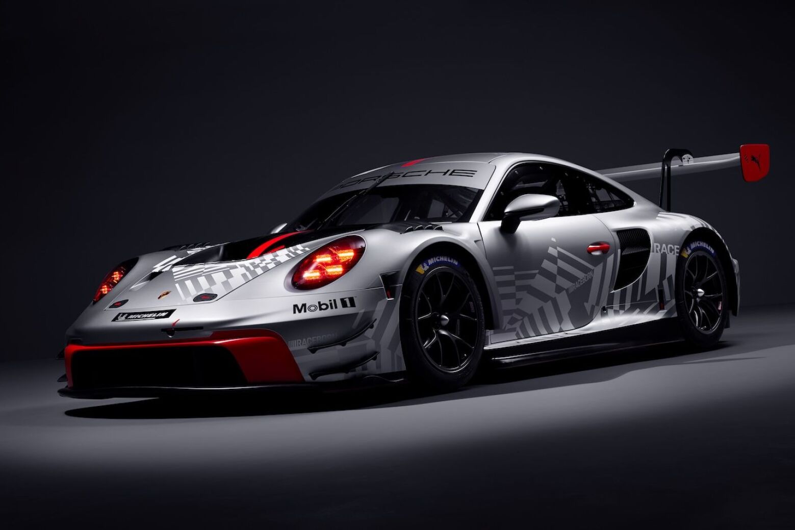 Porsche 911 GT3 R 2026: evolução afinada chega às pistas