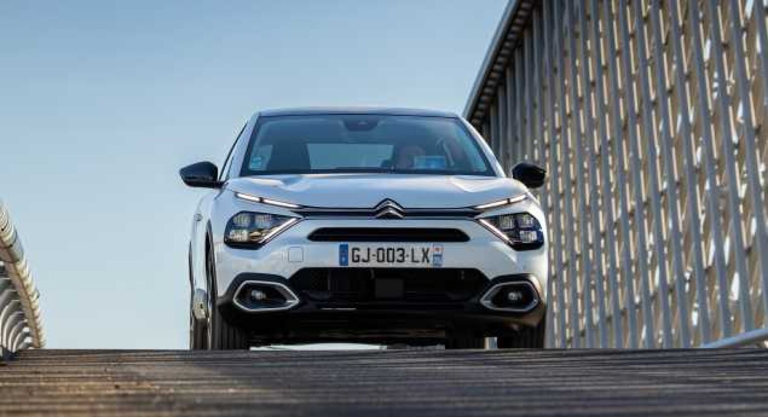 Com preços atraentes. Citroën C4 e C4 X já estão mais poupados e verdes