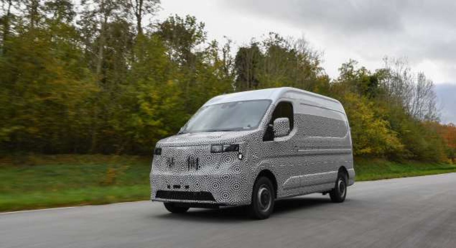 Ainda camuflada. Já guiámos a nova Renault Master