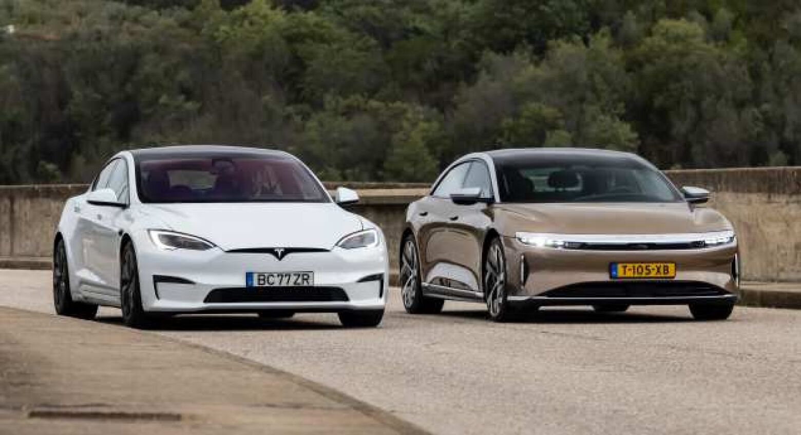 Lucid Air Dream Edition vs Tesla Model S Plaid. Músculo americano