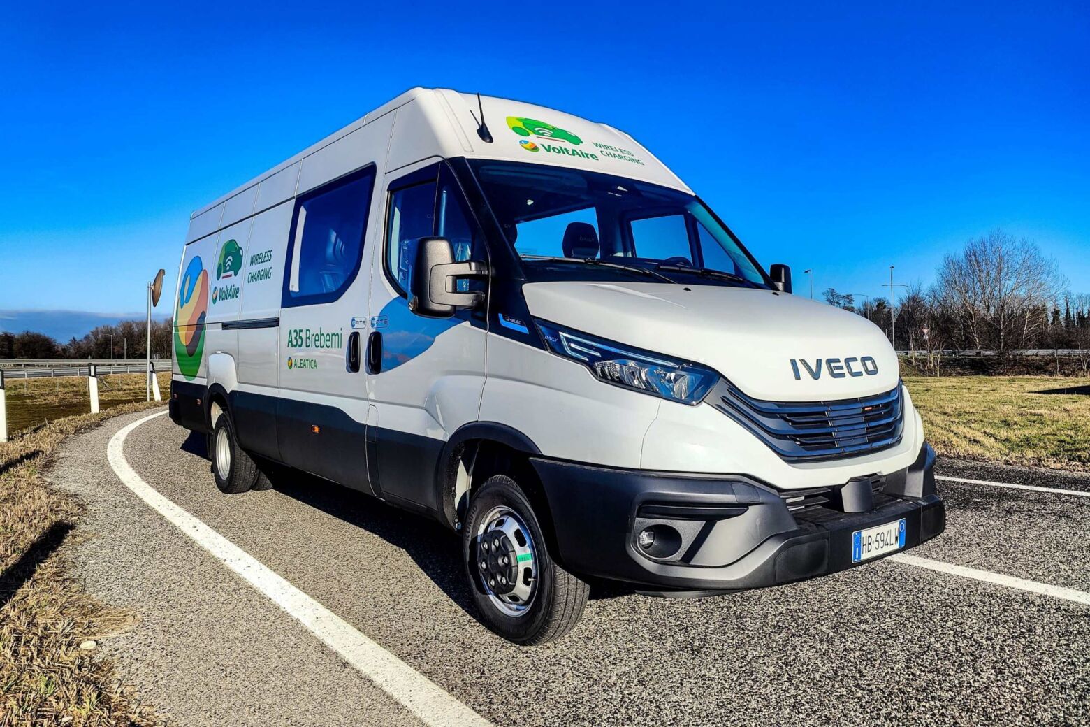 Iveco apresenta eDaily com carregamento din&acirc;mico sem fios