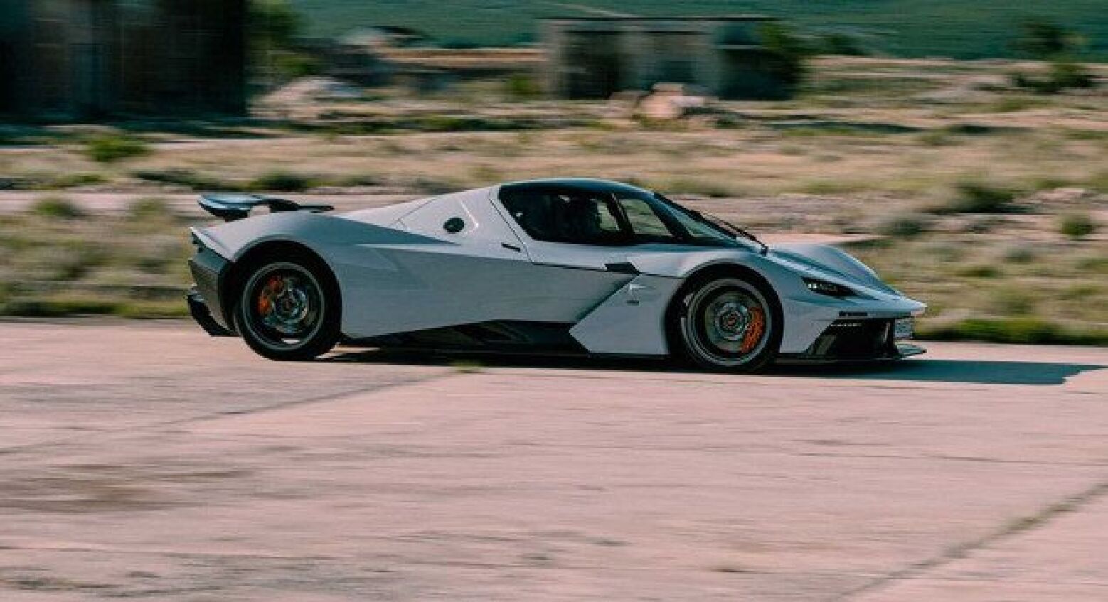 A fazer 3,4s nos 0-100 km/h. KTM X-Bow GT-XR é o GT2 para o dia-a-dia